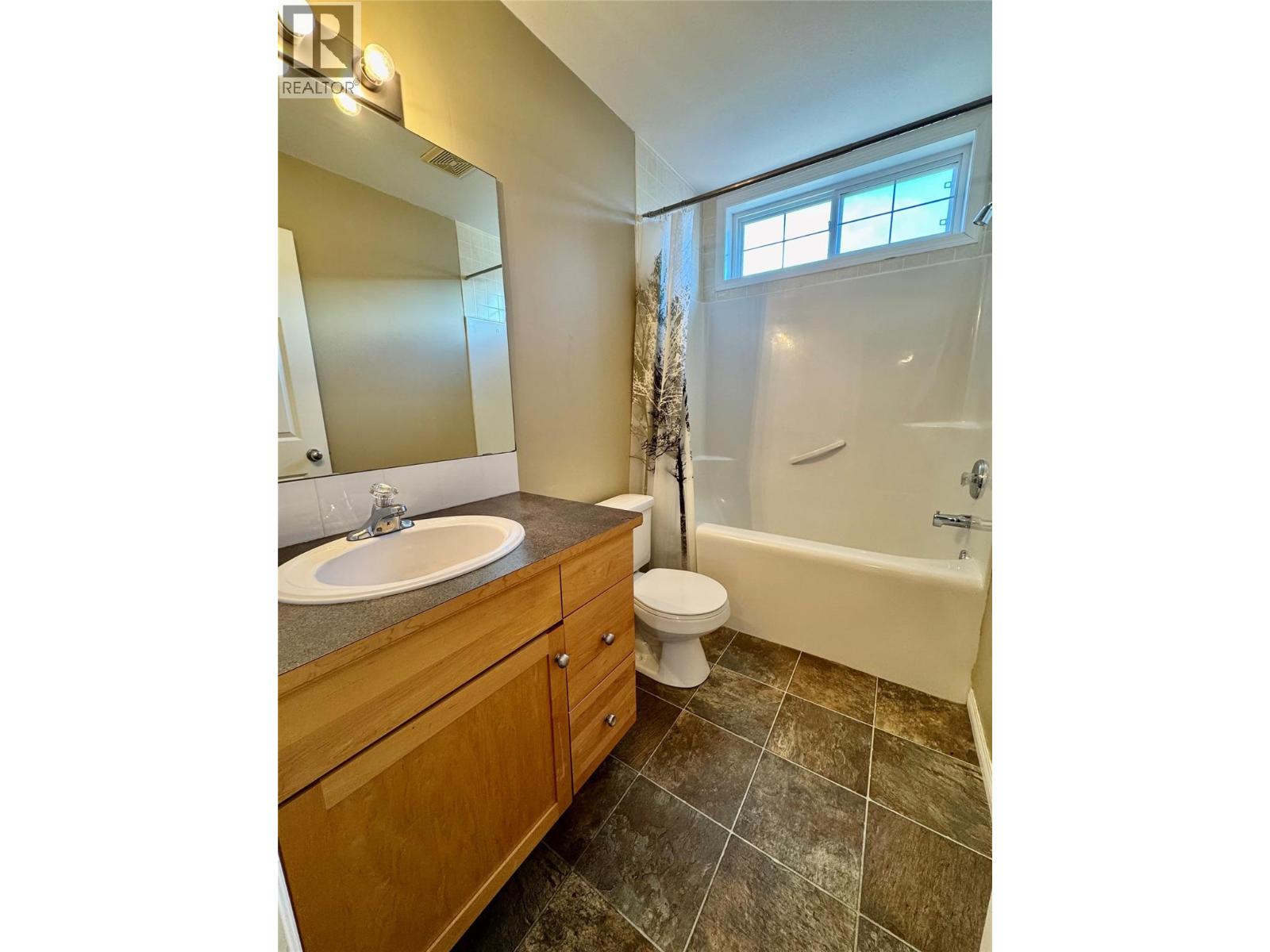 2205 Westside Park Avenue, Invermere, British Columbia  V0A 1K4 - Photo 13 - 10366177