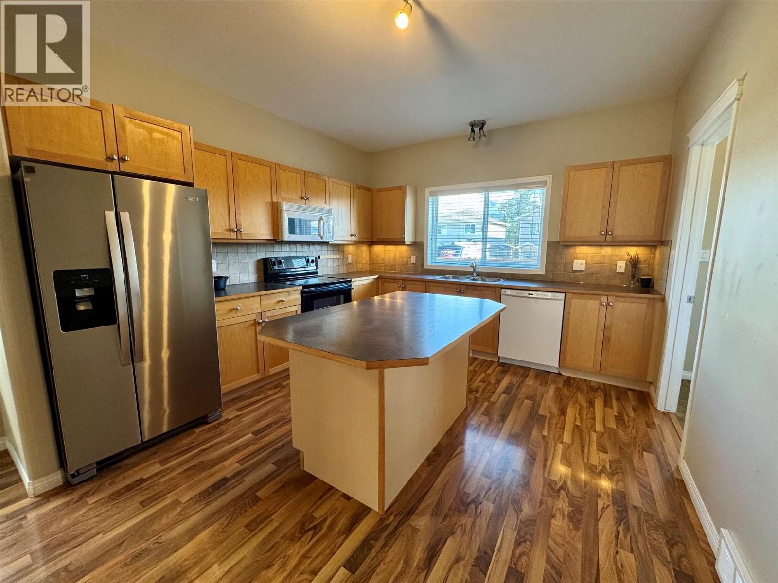 2205 Westside Park Avenue, Invermere, British Columbia  V0A 1K4 - Photo 2 - 10366177