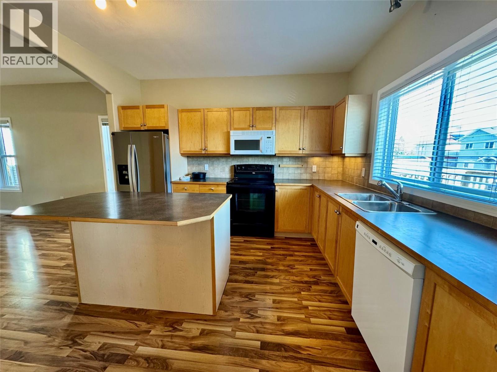 2205 Westside Park Avenue, Invermere, British Columbia  V0A 1K4 - Photo 3 - 10366177
