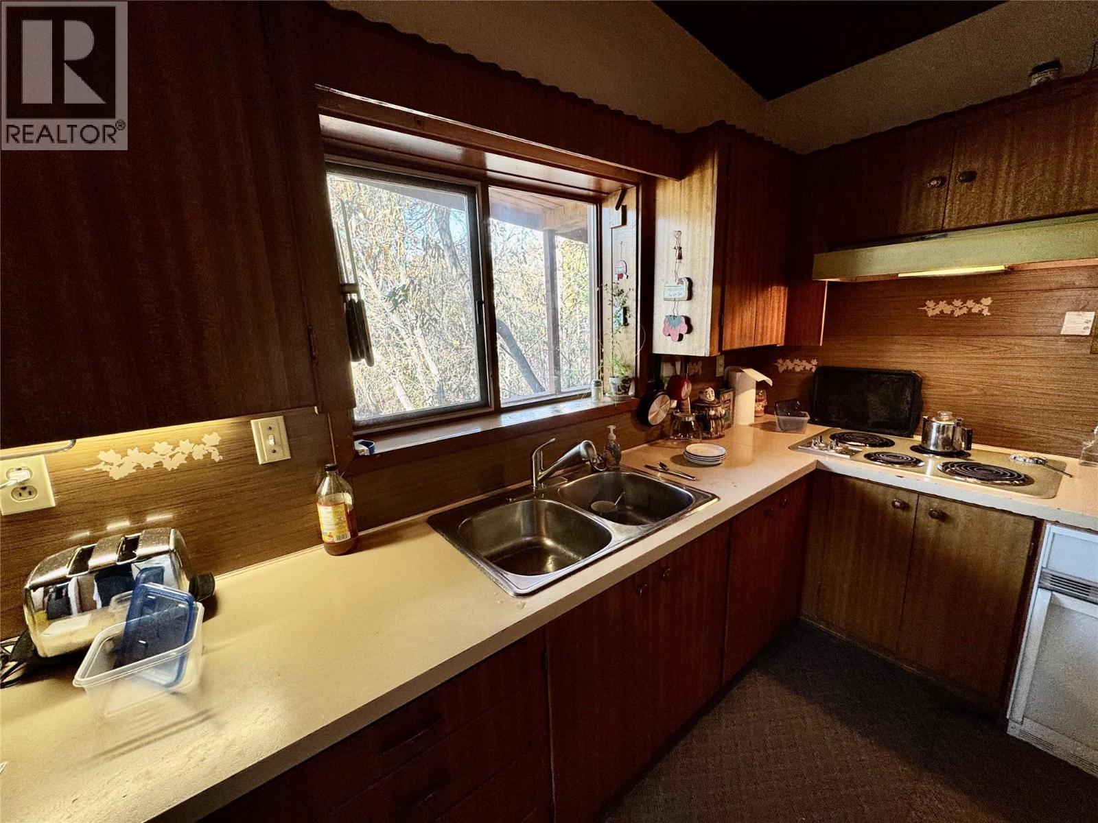 9209 Moffat Avenue, Wilmer, British Columbia  V0A 1K5 - Photo 5 - 10366233