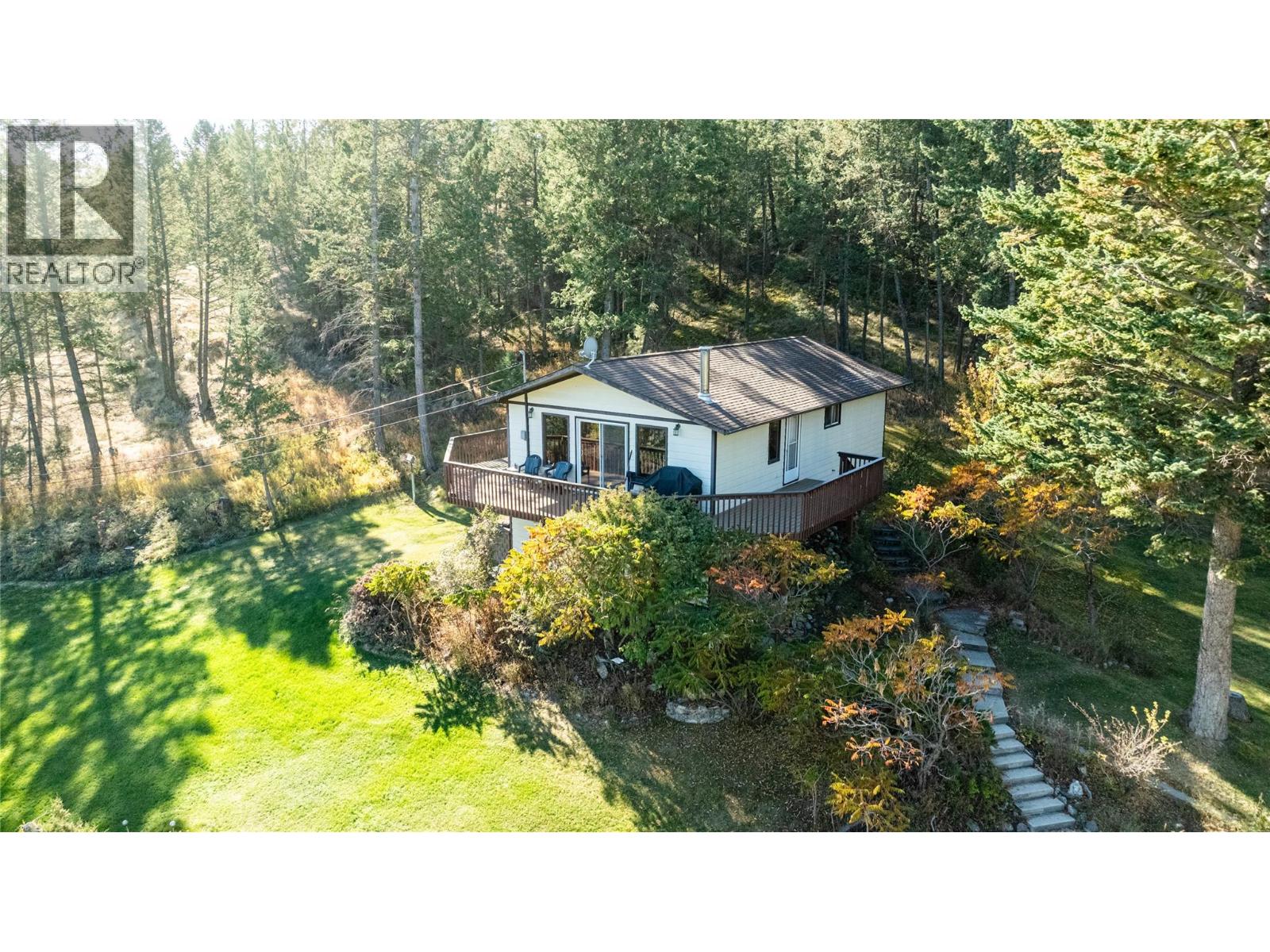 7 Westside Road, Invermere, British Columbia  V0A 1K5 - Photo 1 - 10366181