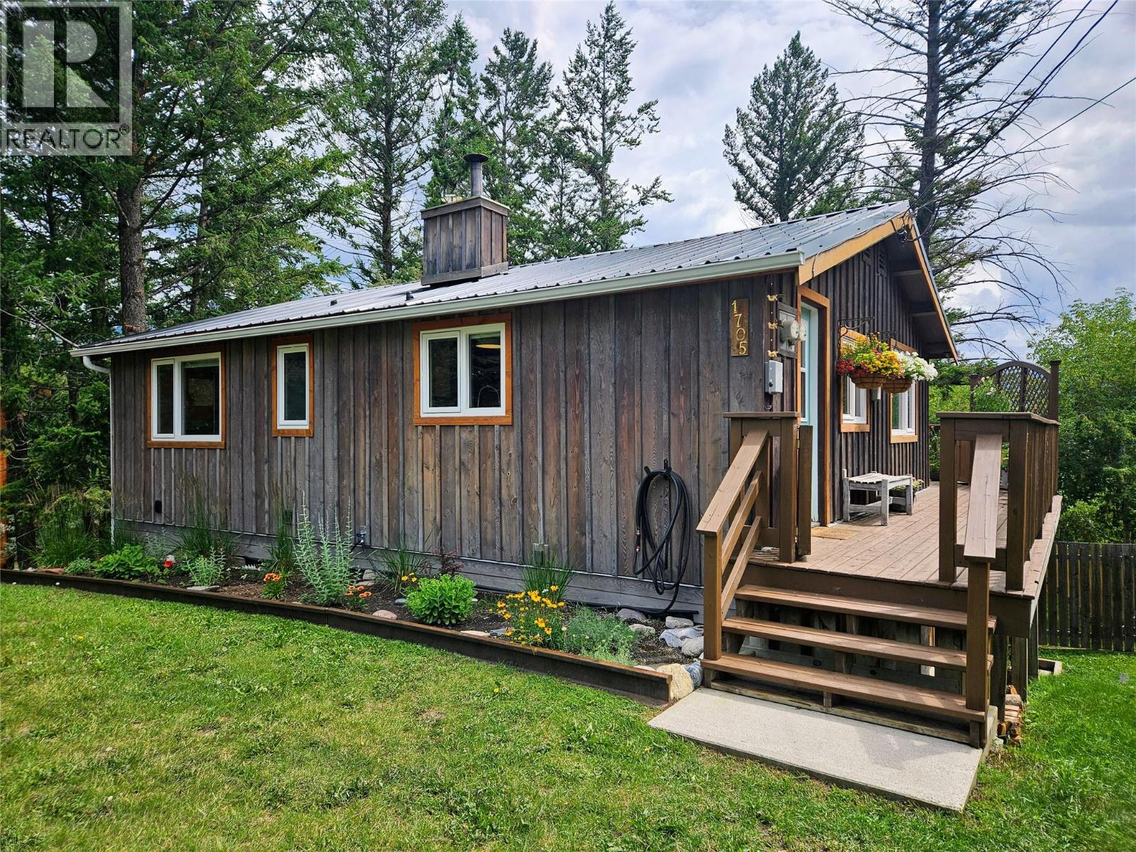 1705 9th Avenue, Invermere, British Columbia  V0A 1K0 - Photo 1 - 10366475