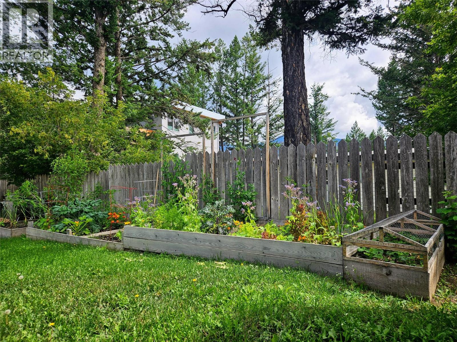 1705 9th Avenue, Invermere, British Columbia  V0A 1K0 - Photo 5 - 10366475
