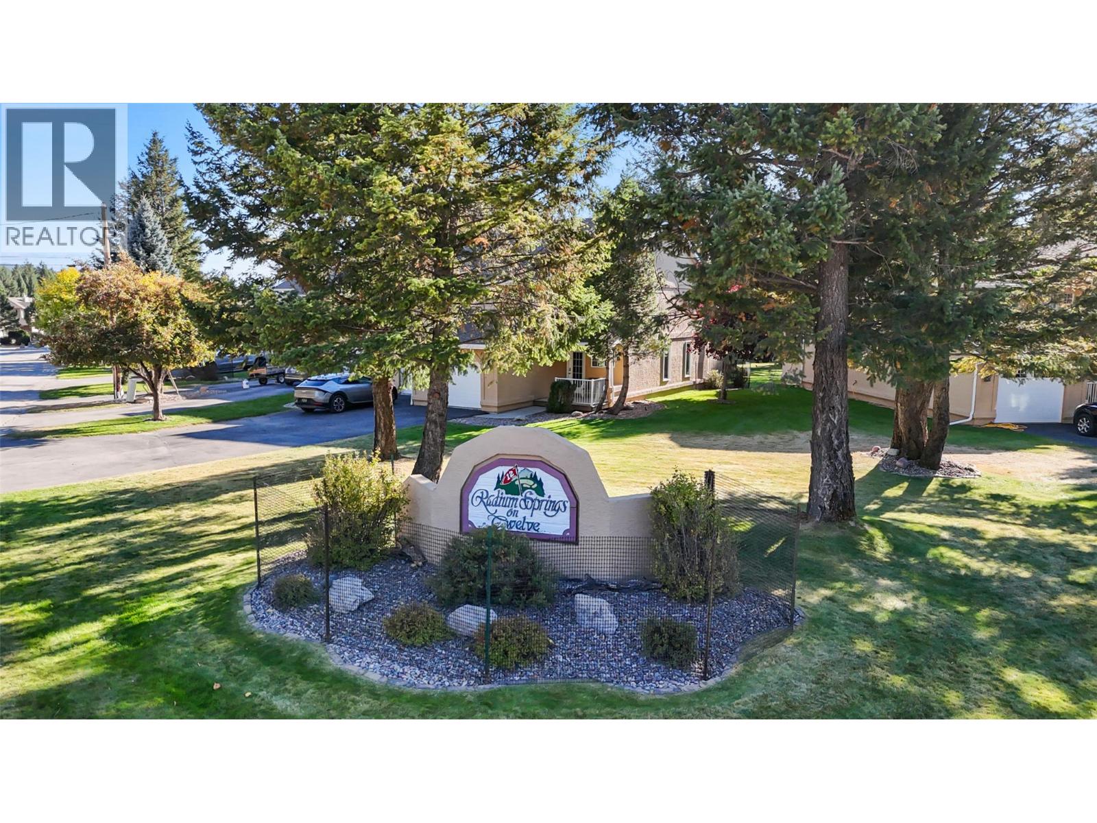 7595 Pioneer Avenue Unit# 8, Radium Hot Springs, British Columbia  V0A 1M0 - Photo 5 - 10365934