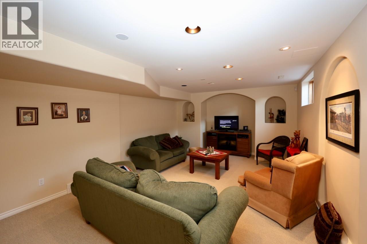 1508 Poplar Street, Golden, British Columbia  V0A 1H0 - Photo 27 - 10366919