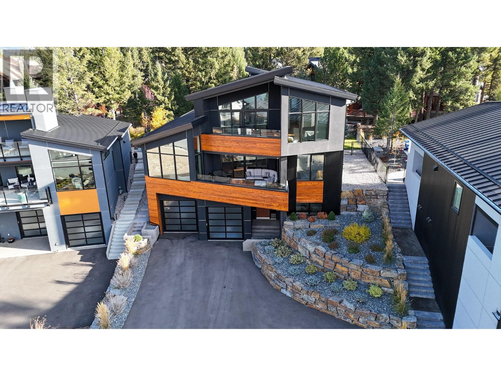 864 Antler Ridge Road, Windermere, British Columbia  V0A 1K3 - Photo 2 - 10366971