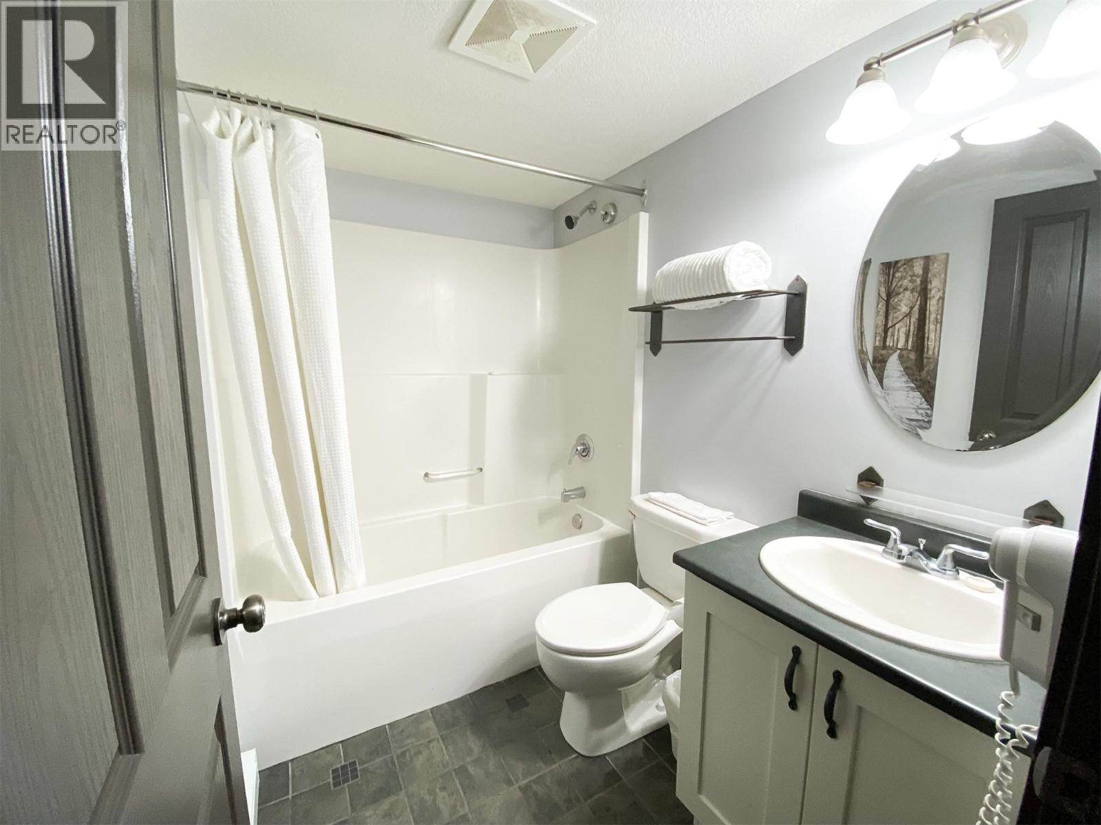 2070 Summit Drive Drive Unit# 306, Panorama, British Columbia  V0A 1T0 - Photo 20 - 10366614