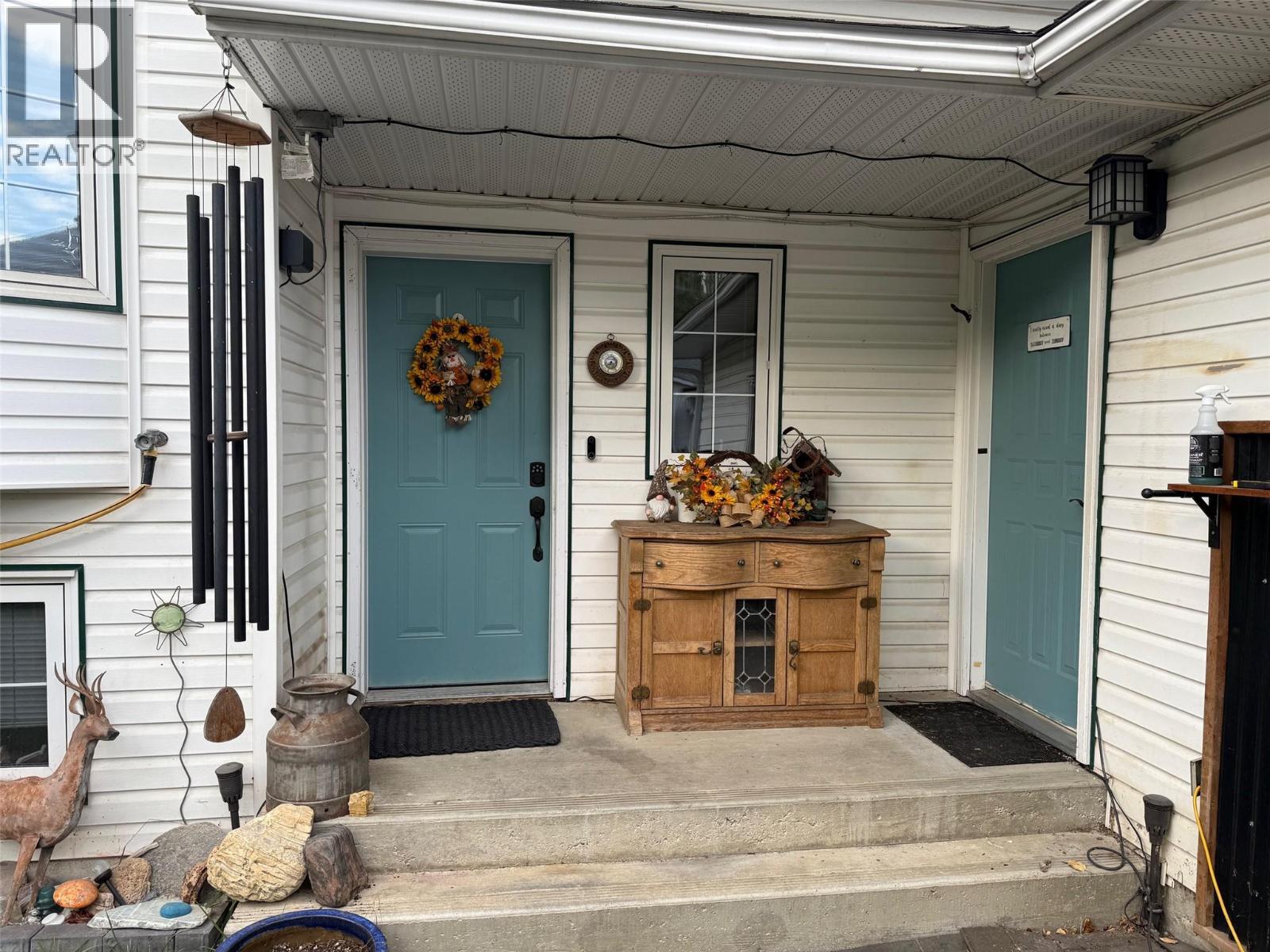 517 12th Street S, Golden, British Columbia  V0A 1H0 - Photo 2 - 10367357