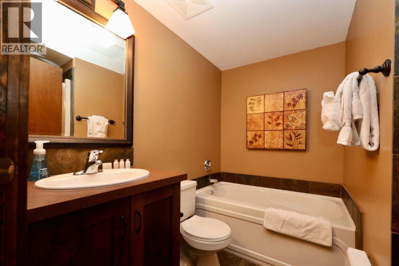 1549 Kicking Horse Trail Unit# 415 (A&b), Golden, British Columbia  V0A 1H0 - Photo 12 - 10367422