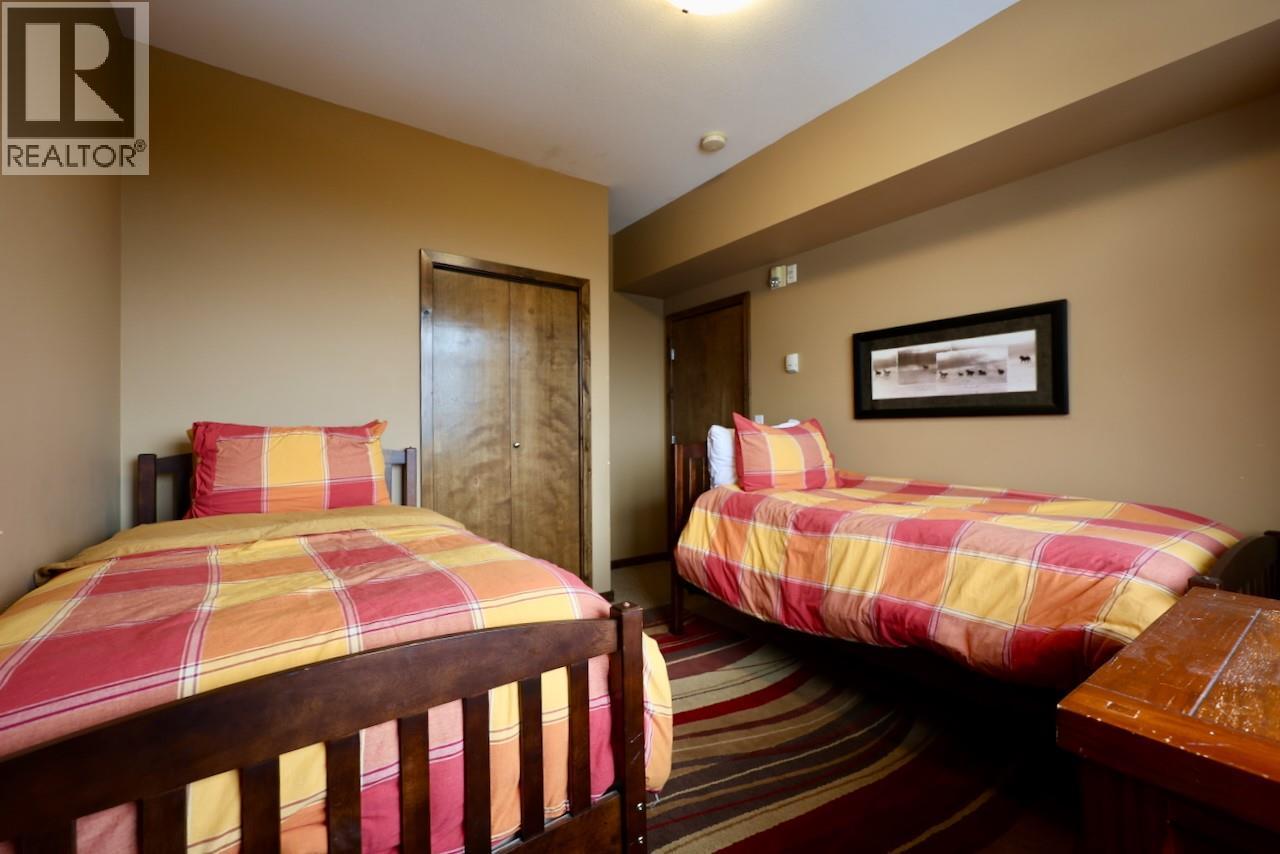 1549 Kicking Horse Trail Unit# 415 (A&b), Golden, British Columbia  V0A 1H0 - Photo 15 - 10367422