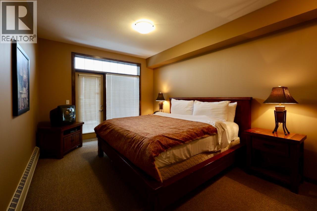 1549 Kicking Horse Trail Unit# 415 (A&b), Golden, British Columbia  V0A 1H0 - Photo 16 - 10367422