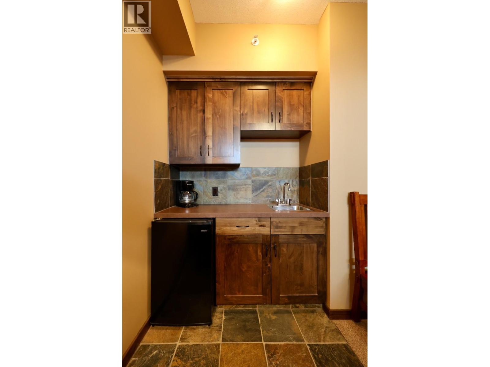 1549 Kicking Horse Trail Unit# 415 (A&b), Golden, British Columbia  V0A 1H0 - Photo 26 - 10367422