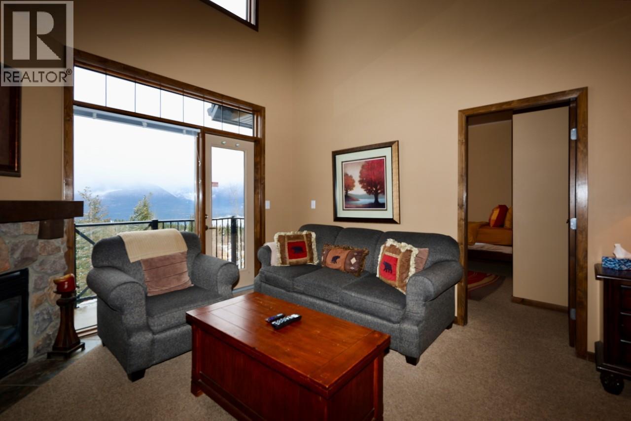 1549 Kicking Horse Trail Unit# 415 (A&b), Golden, British Columbia  V0A 1H0 - Photo 3 - 10367422