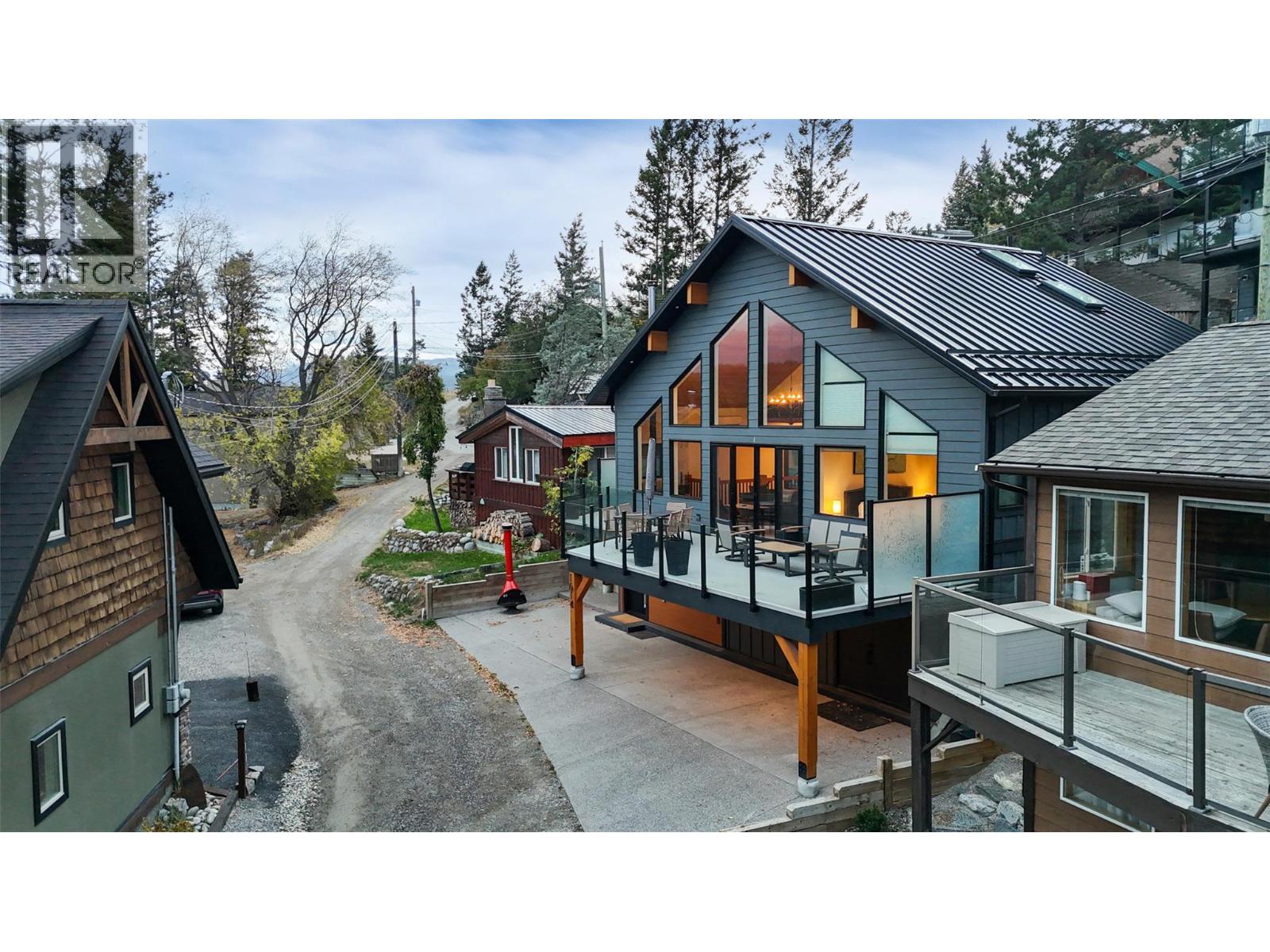 1614 Lower Lakeview Lane, Invermere, British Columbia  V0A 1K4 - Photo 2 - 10365927