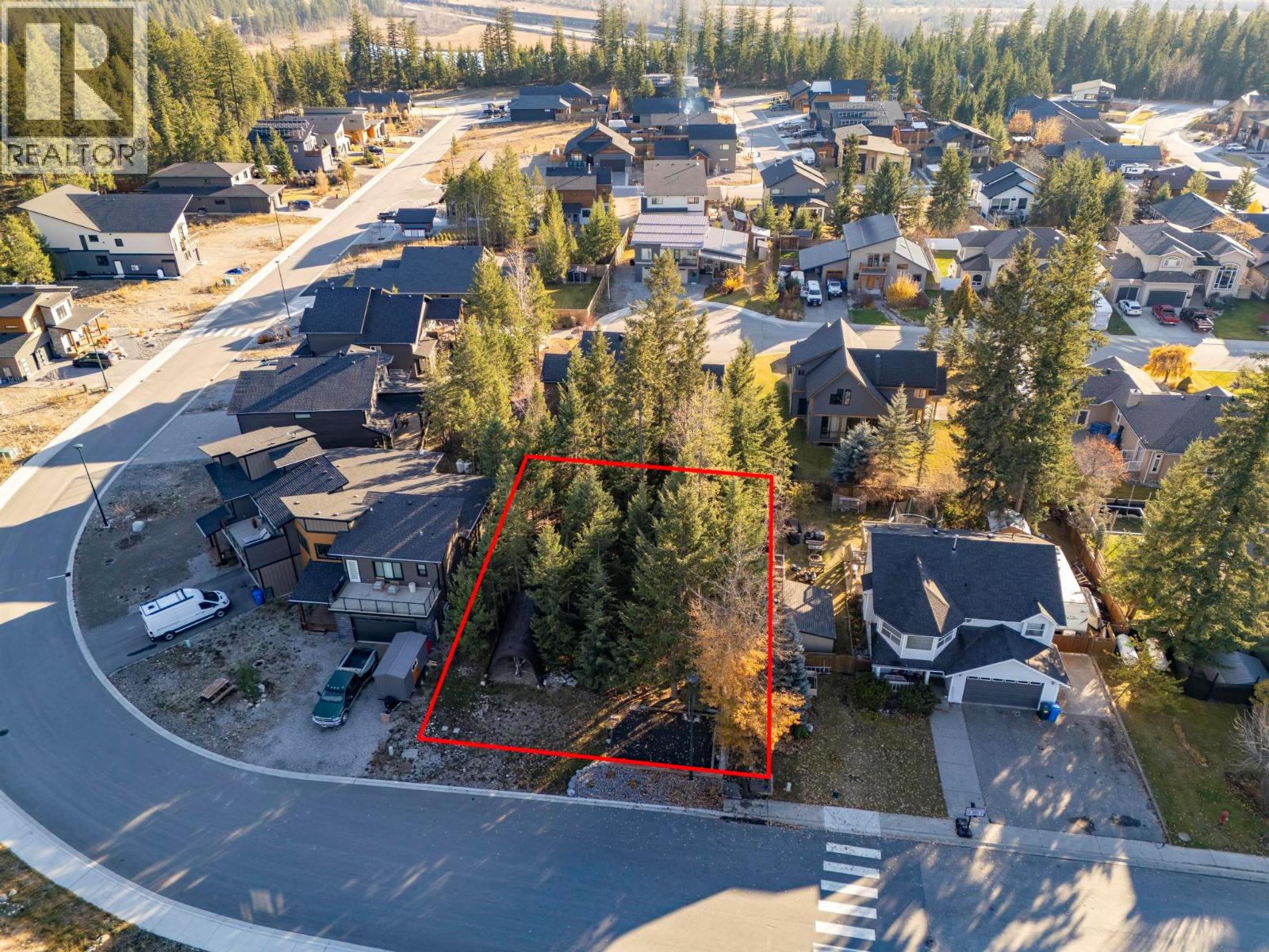 1526 Cedar Street, Golden, British Columbia  V0A 1H0 - Photo 2 - 10367611