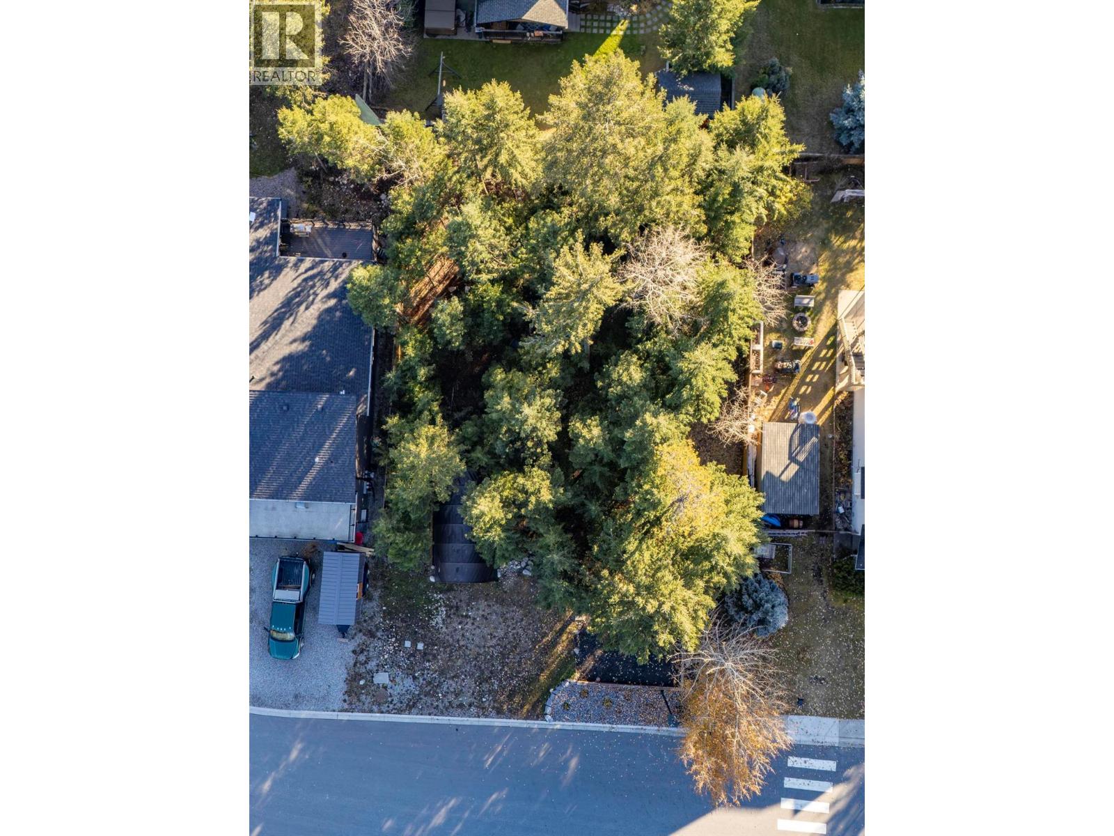 1526 Cedar Street, Golden, British Columbia  V0A 1H0 - Photo 3 - 10367611