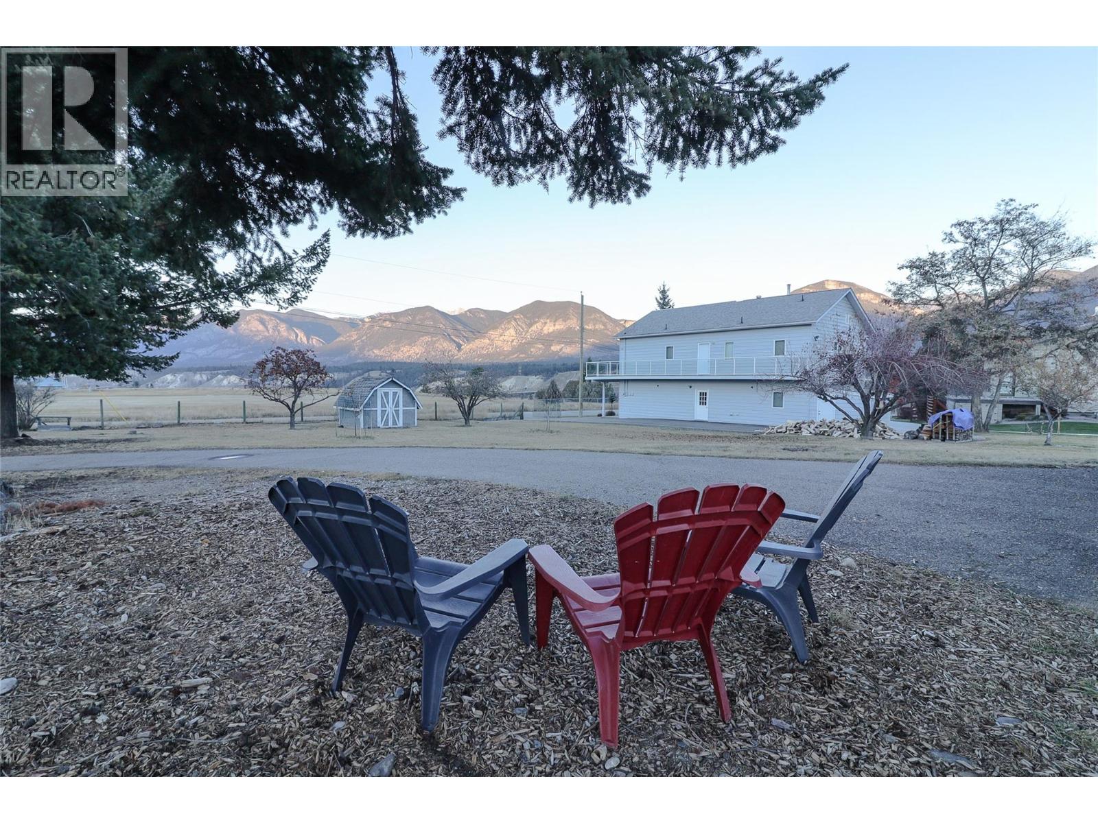 417 6th Avenue, Invermere, British Columbia  V0A 1K0 - Photo 3 - 10367526