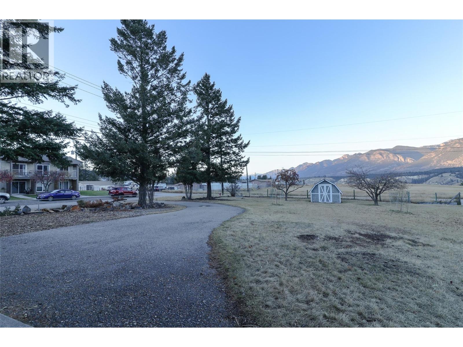 417 6th Avenue, Invermere, British Columbia  V0A 1K0 - Photo 4 - 10367526