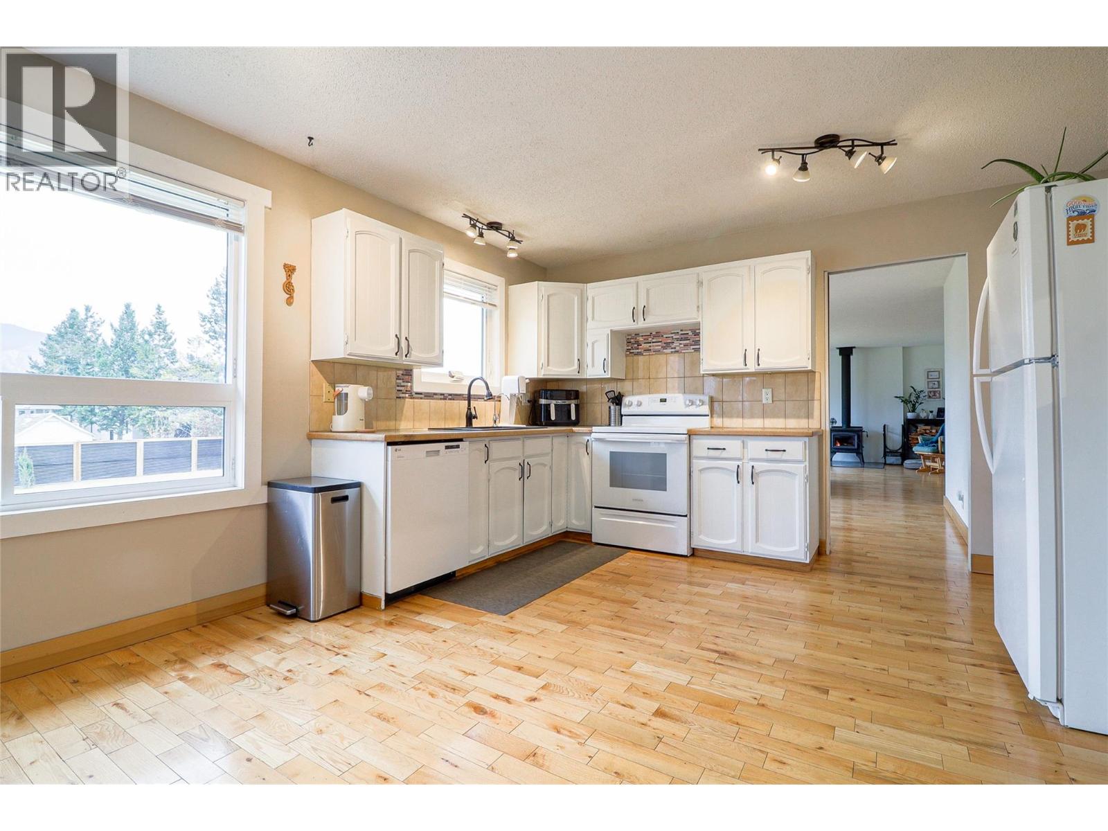 417 6th Avenue, Invermere, British Columbia  V0A 1K0 - Photo 6 - 10367526