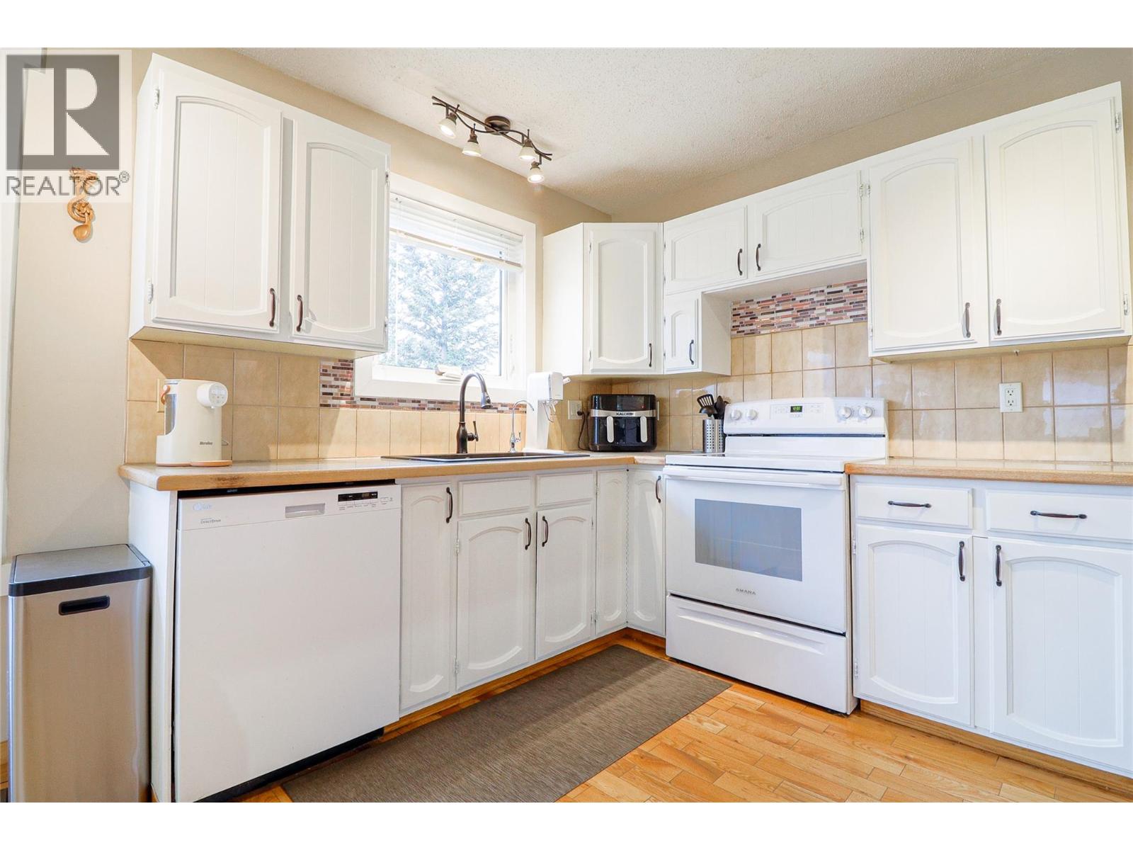 417 6th Avenue, Invermere, British Columbia  V0A 1K0 - Photo 9 - 10367526