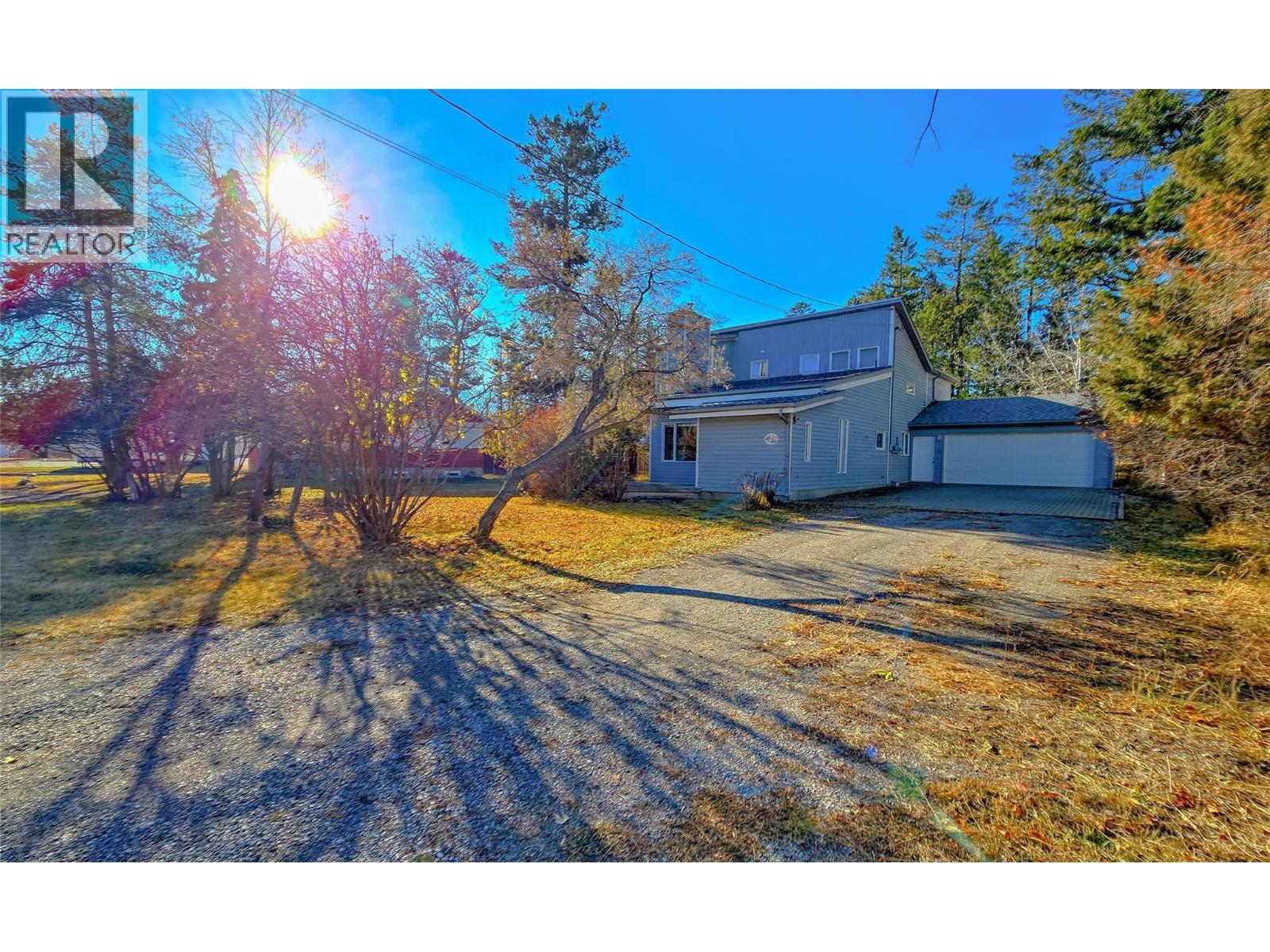 402 12th Avenue, Invermere, British Columbia  V0A 1K0 - Photo 1 - 10366709