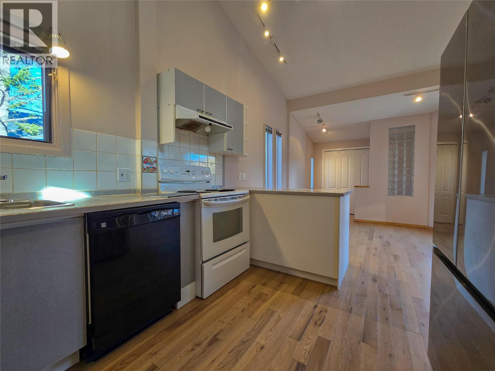 402 12th Avenue, Invermere, British Columbia  V0A 1K0 - Photo 17 - 10366709