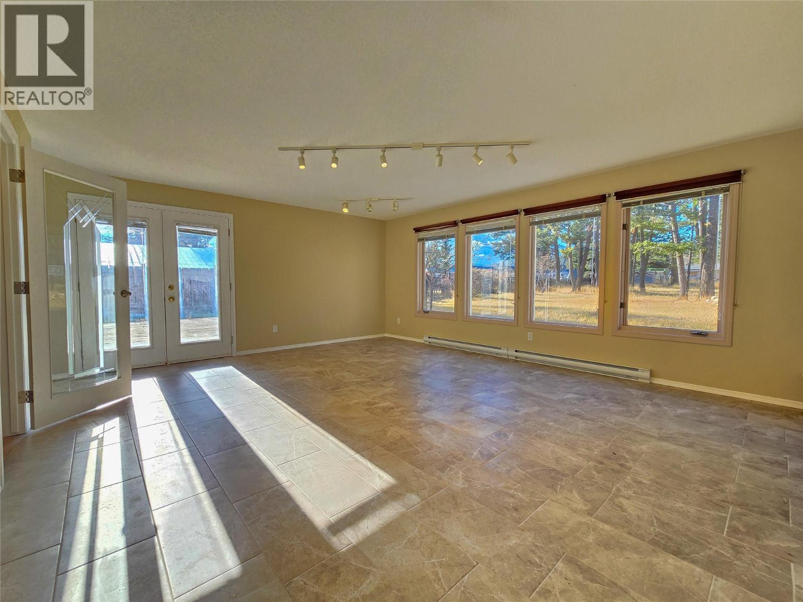 402 12th Avenue, Invermere, British Columbia  V0A 1K0 - Photo 31 - 10366709