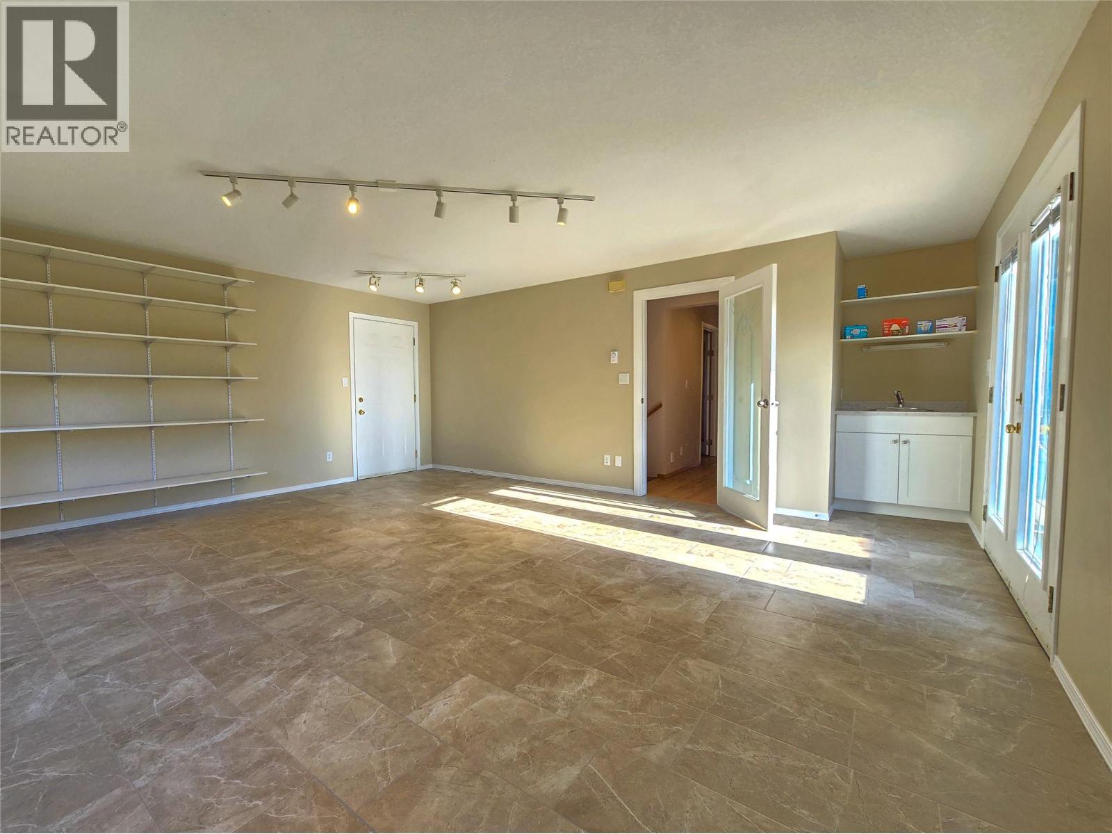 402 12th Avenue, Invermere, British Columbia  V0A 1K0 - Photo 32 - 10366709