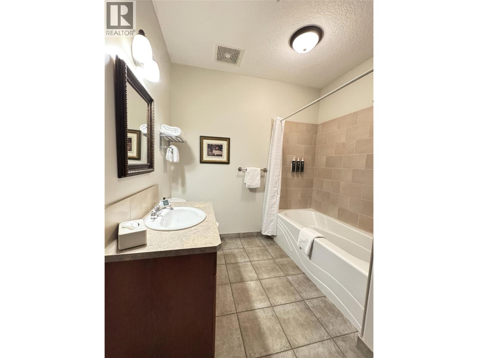 200 Bighorn Boulevard Unit# 211d, Radium Hot Springs, British Columbia  V0A 1M0 - Photo 23 - 10367338