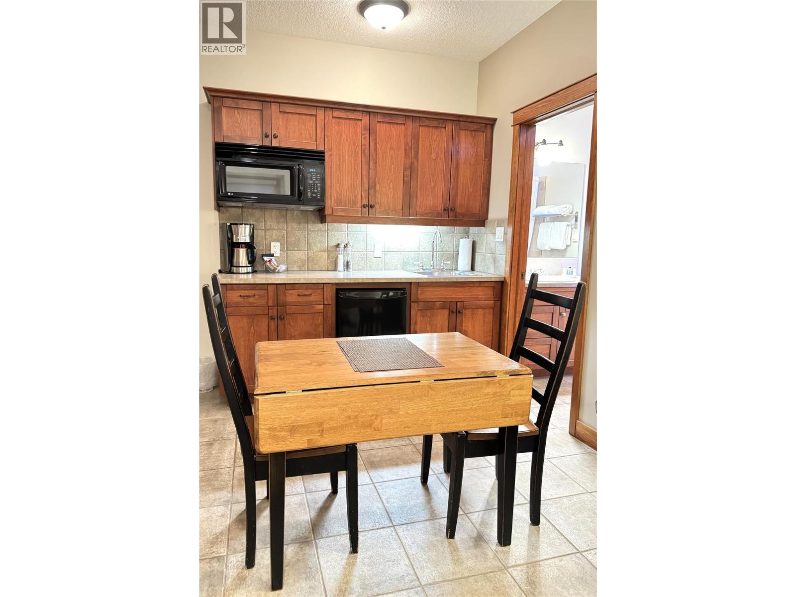 200 Bighorn Boulevard Unit# 211d, Radium Hot Springs, British Columbia  V0A 1M0 - Photo 34 - 10367338