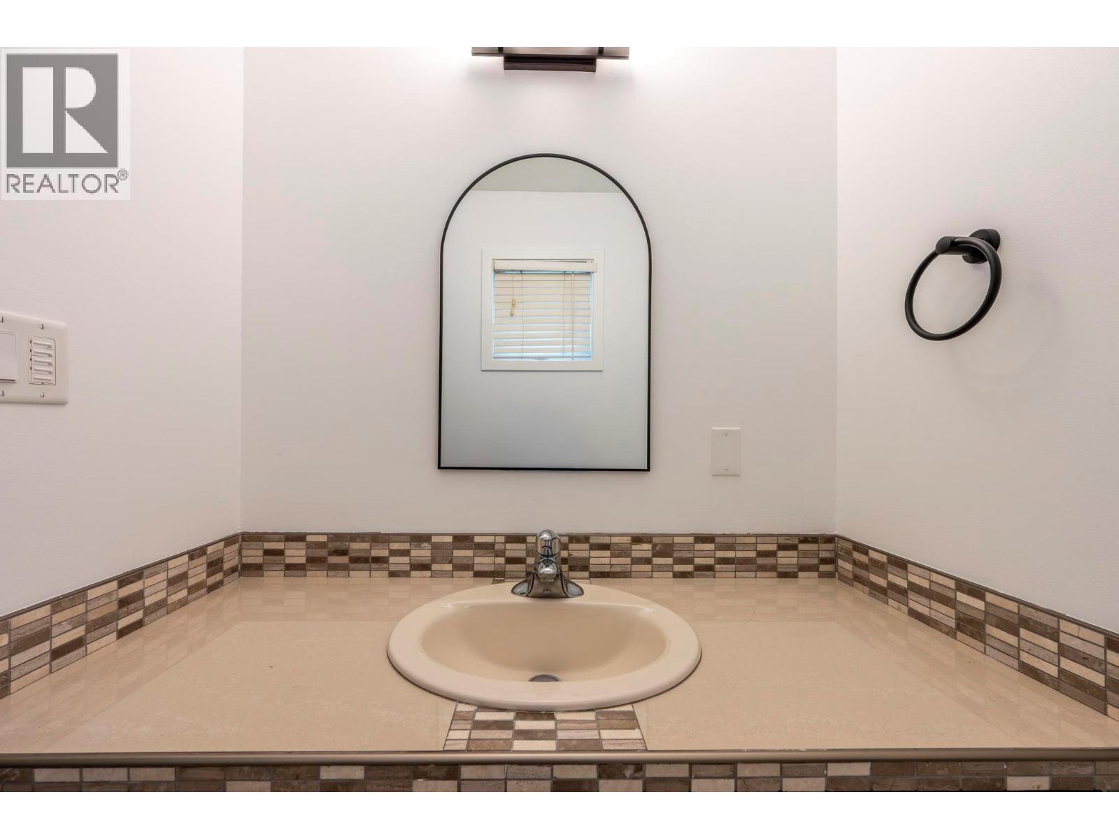 1412 Birch  Se Crescent, Golden, British Columbia  V0A 1H6 - Photo 44 - 10368945