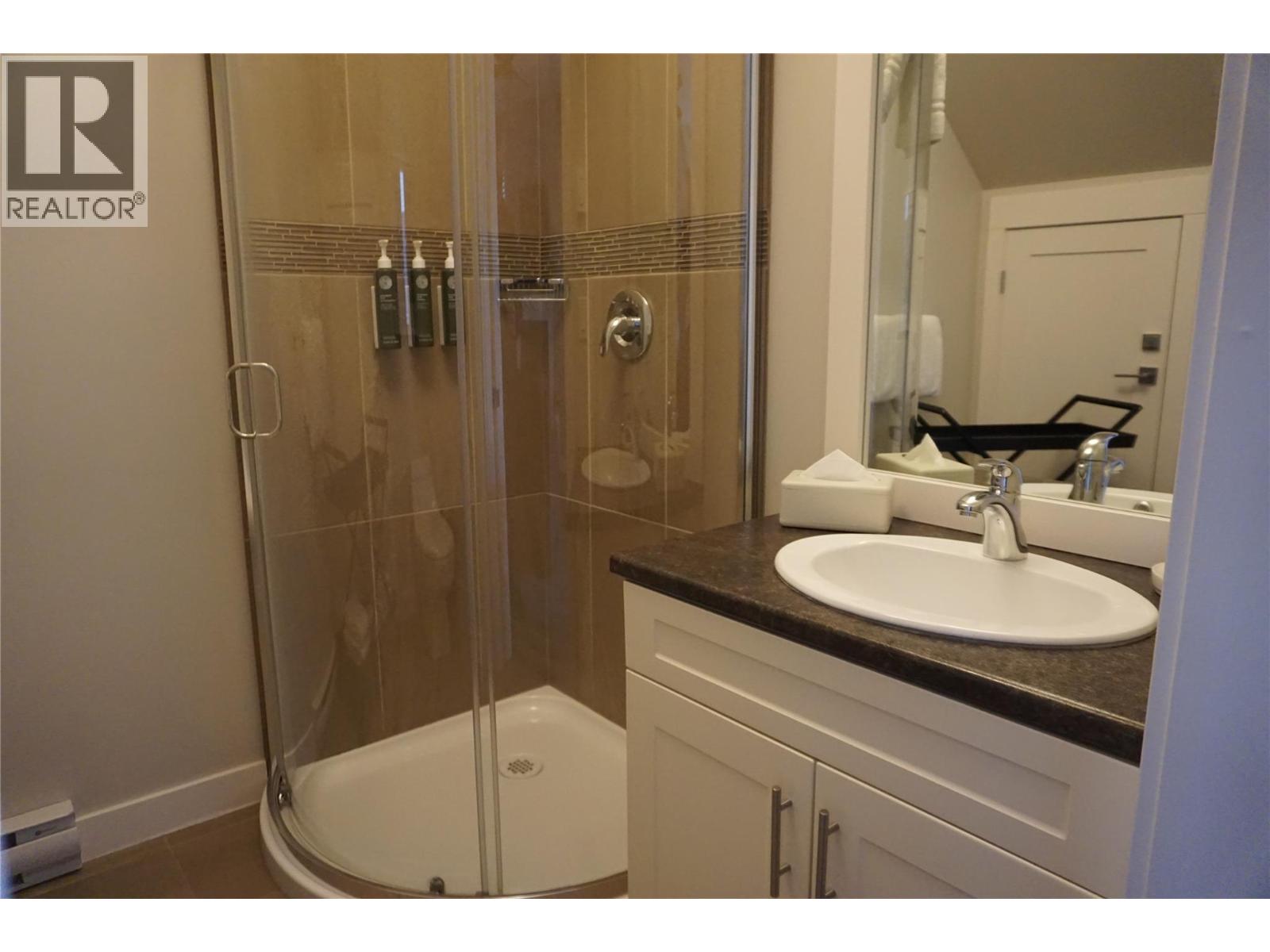 900 Bighorn Boulevard Unit# 914, Radium Hot Springs, British Columbia  V0A 1M0 - Photo 10 - 10368852