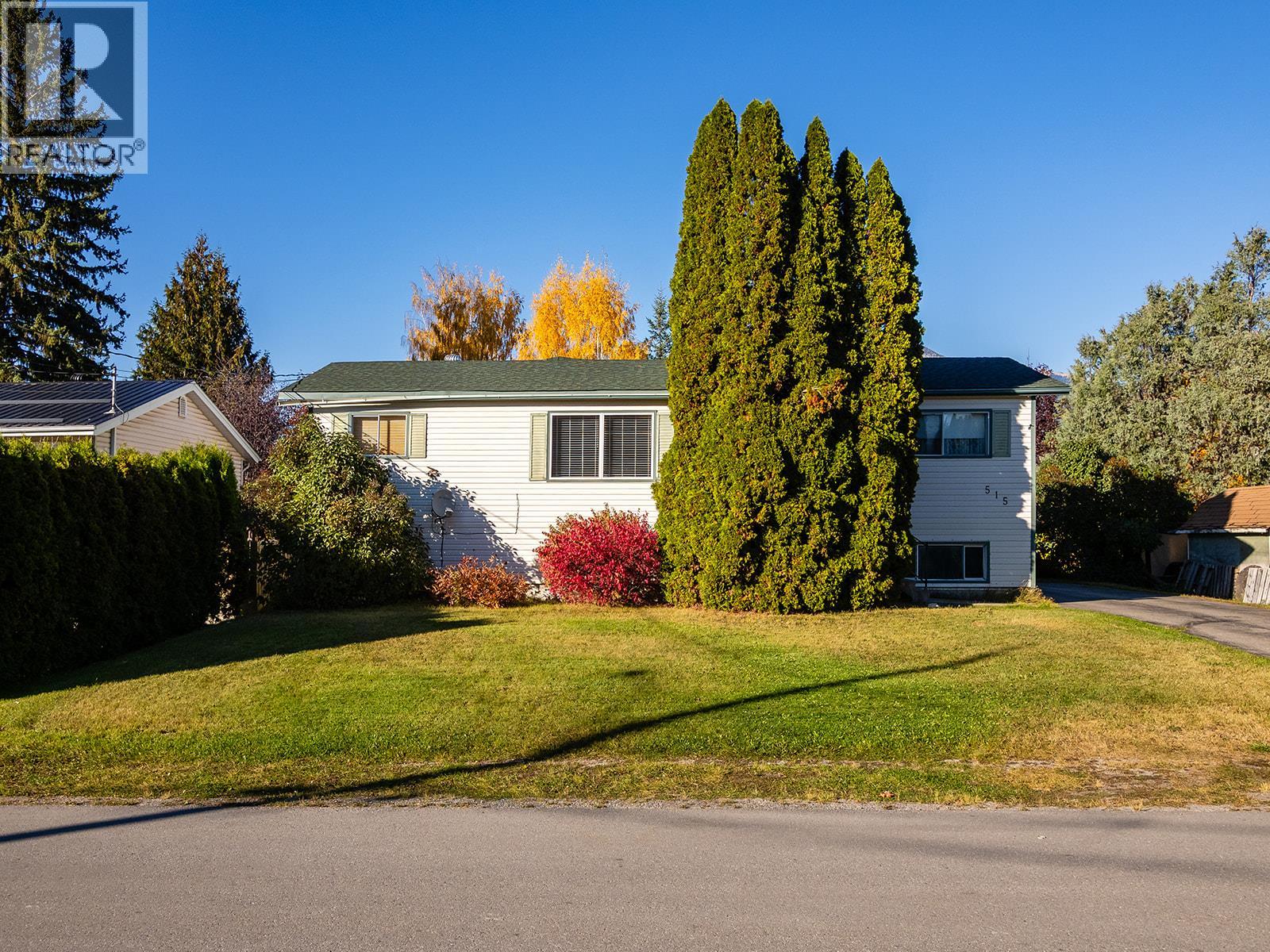 515 7th Street, Golden, British Columbia  V0A 1H0 - Photo 3 - 10369220