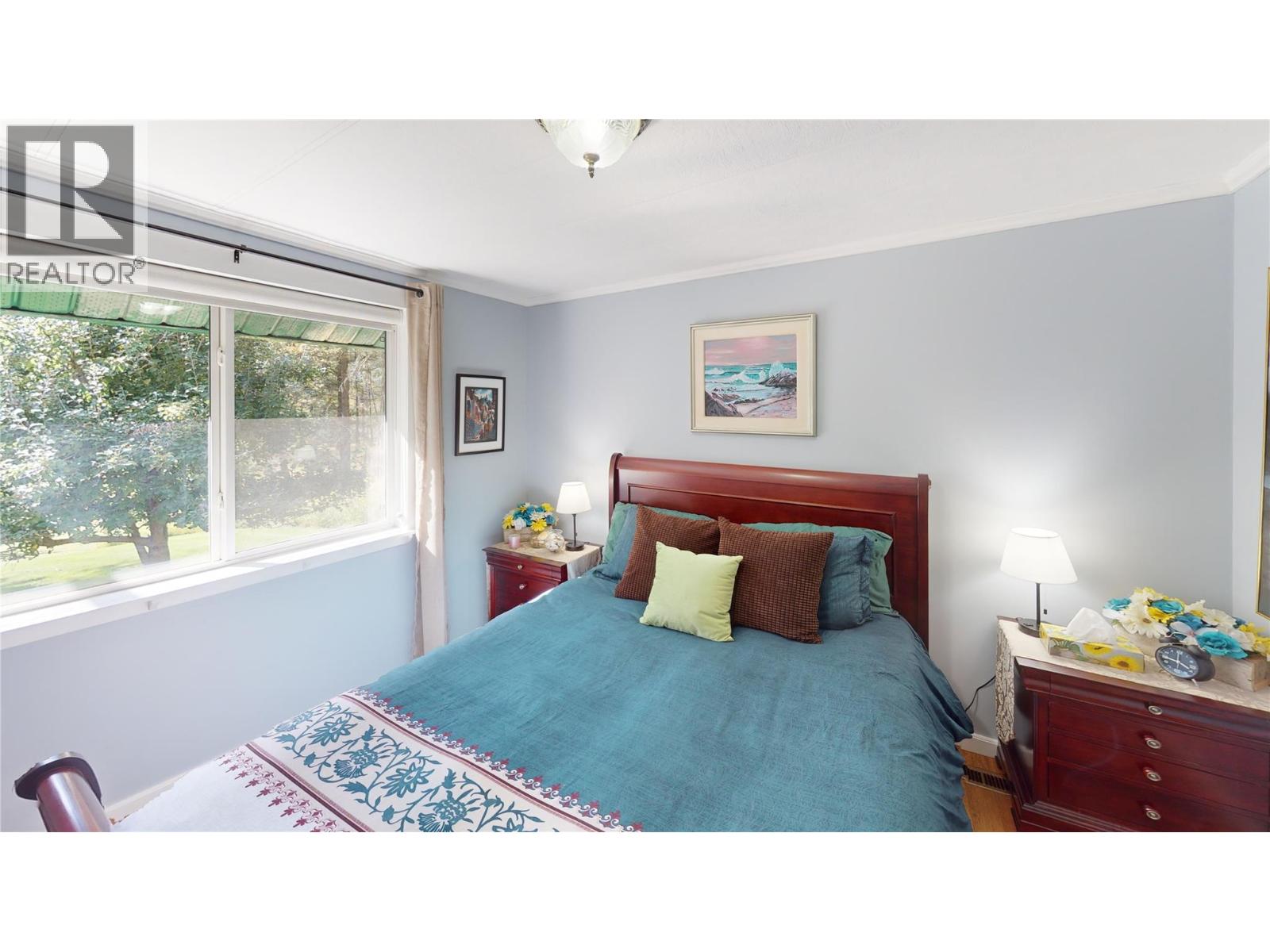 5670 Glenmore Drive, Edgewater, British Columbia  V0A 1E0 - Photo 16 - 10369214