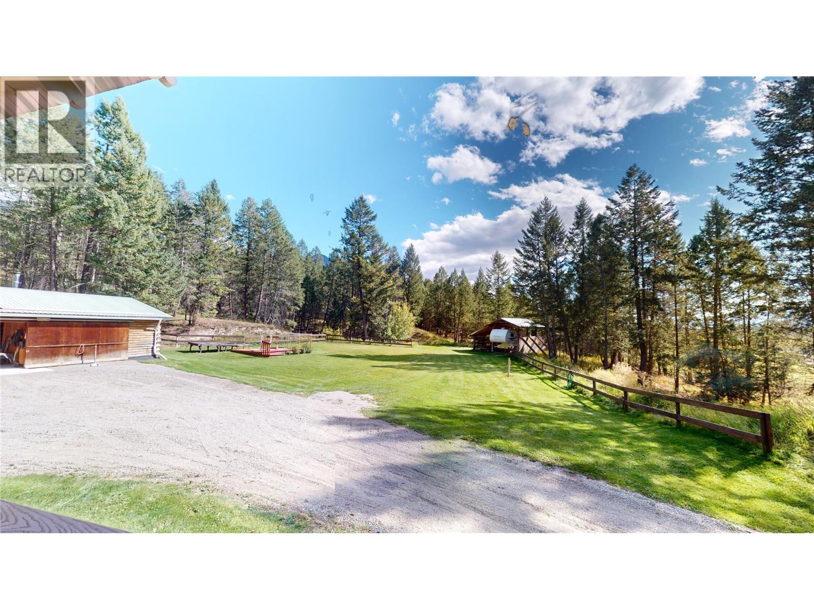 5670 Glenmore Drive, Edgewater, British Columbia  V0A 1E0 - Photo 32 - 10369214