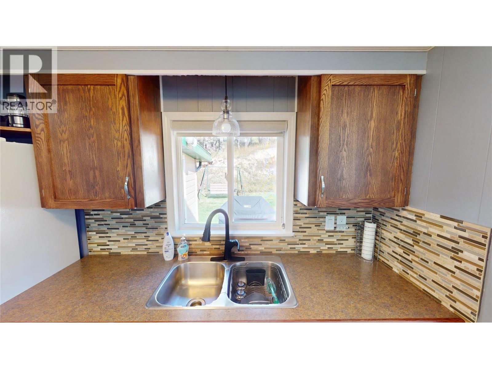 5670 Glenmore Drive, Edgewater, British Columbia  V0A 1E0 - Photo 8 - 10369214