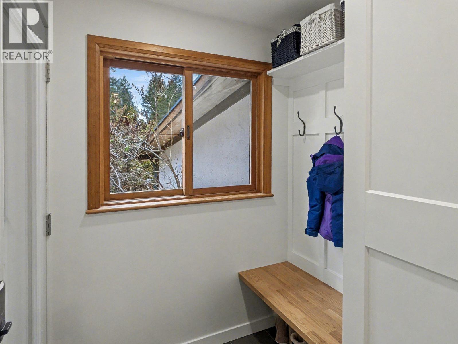 3941 Houlgrave Road, Nelson, British Columbia  V0A 1K5 - Photo 10 - 10369035