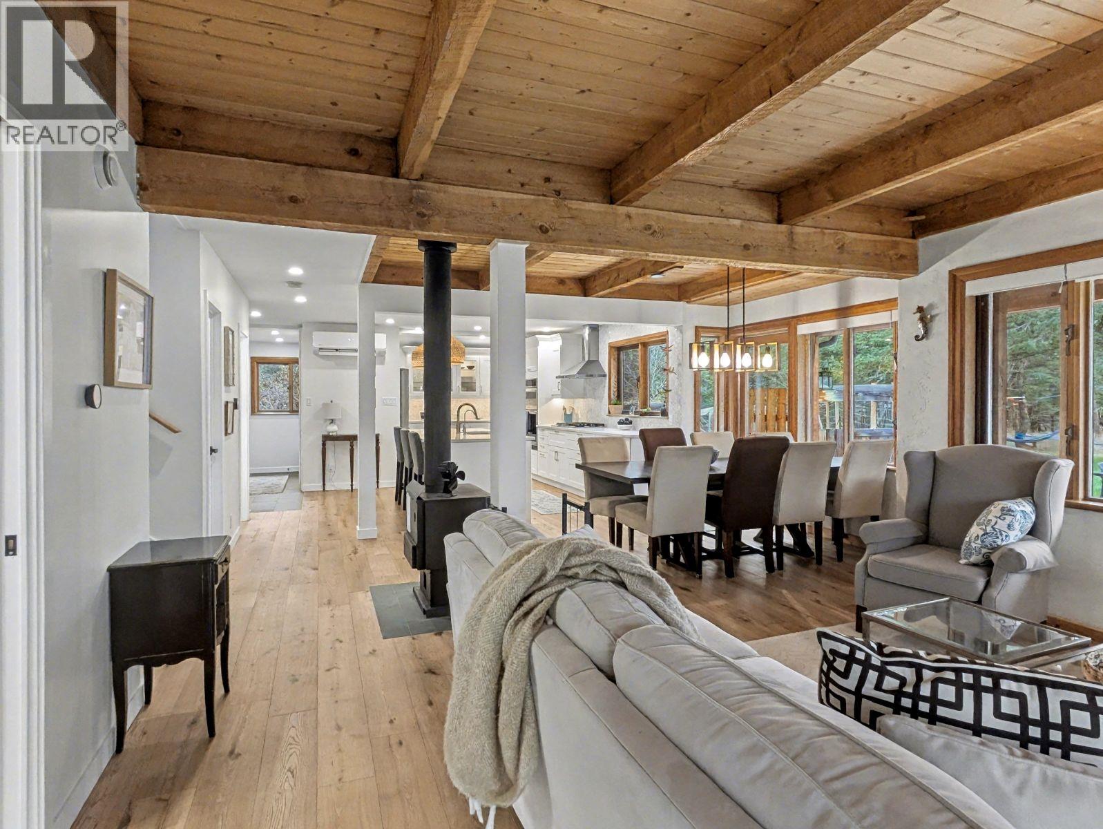 3941 Houlgrave Road, Nelson, British Columbia  V0A 1K5 - Photo 17 - 10369035