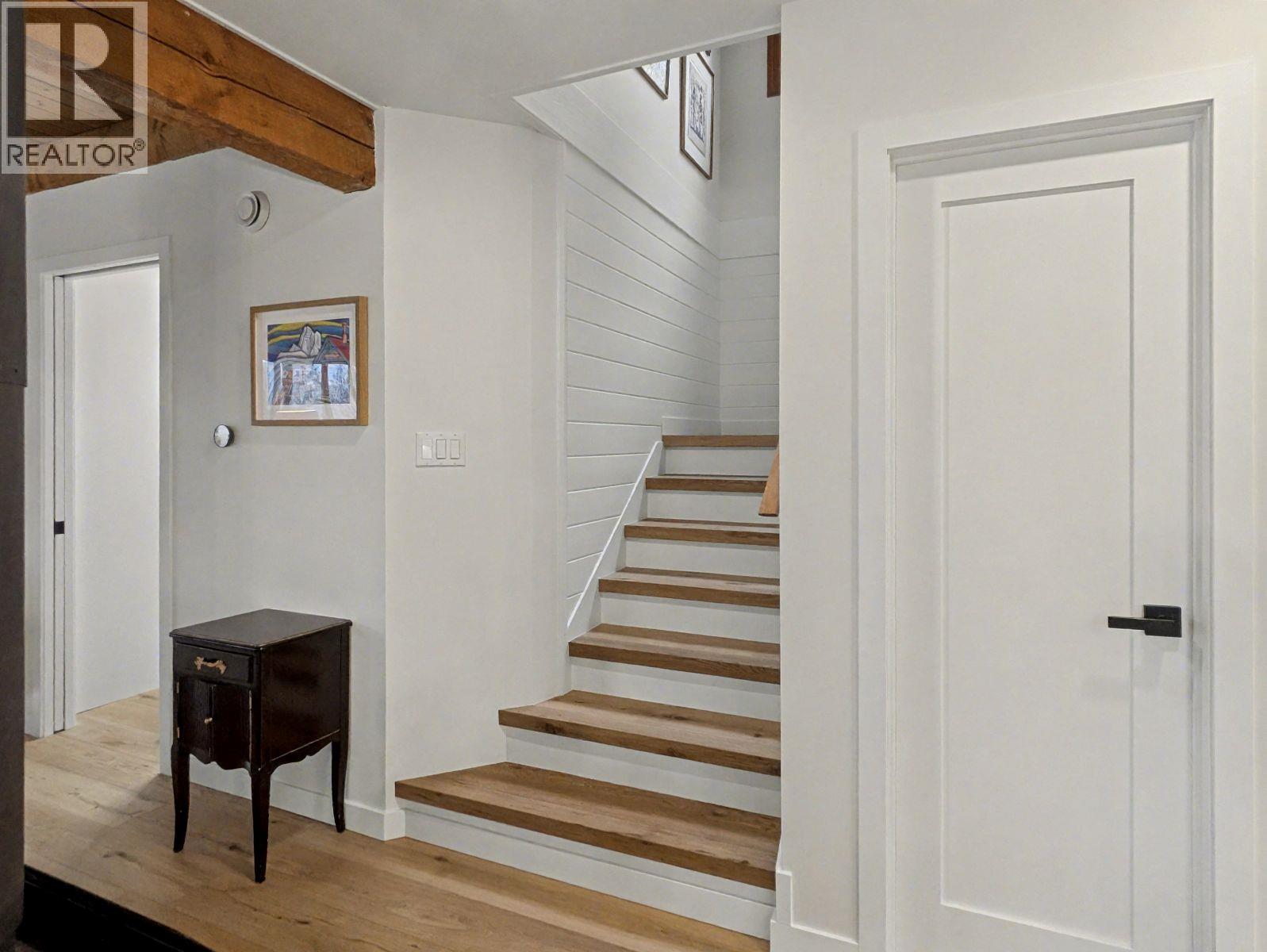 3941 Houlgrave Road, Nelson, British Columbia  V0A 1K5 - Photo 18 - 10369035