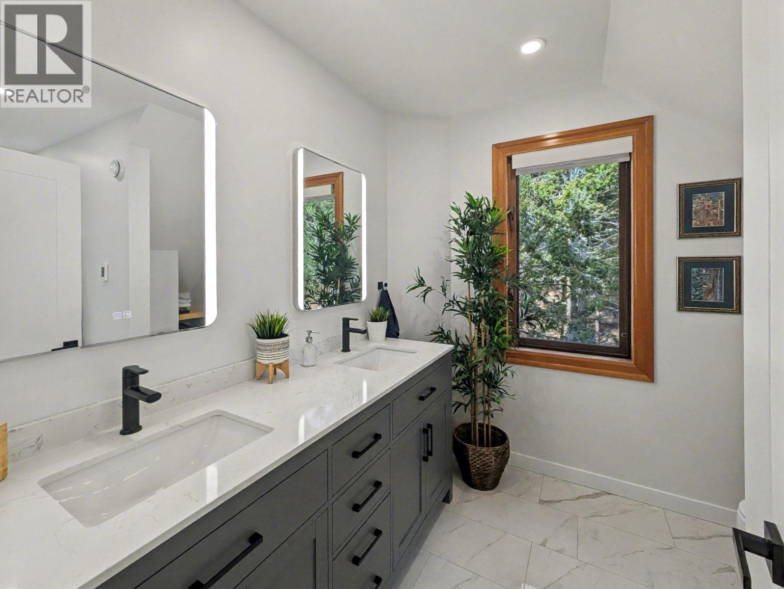 3941 Houlgrave Road, Nelson, British Columbia  V0A 1K5 - Photo 24 - 10369035