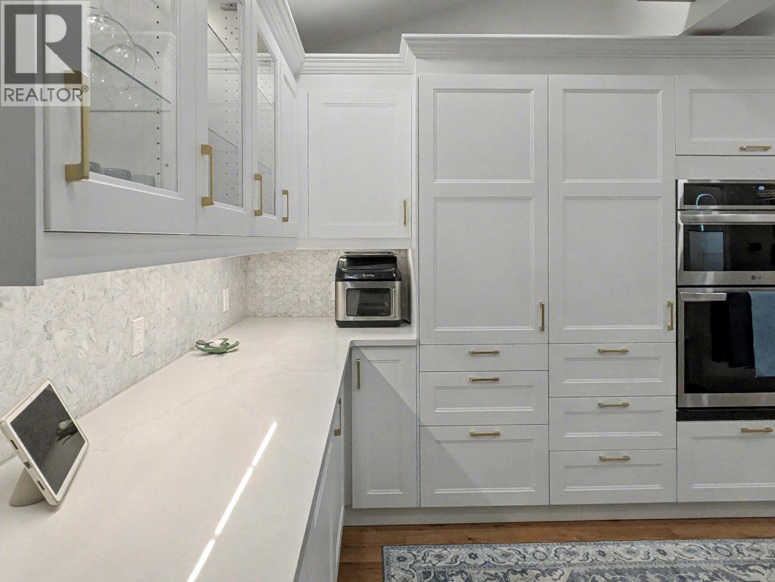 3941 Houlgrave Road, Nelson, British Columbia  V0A 1K5 - Photo 7 - 10369035