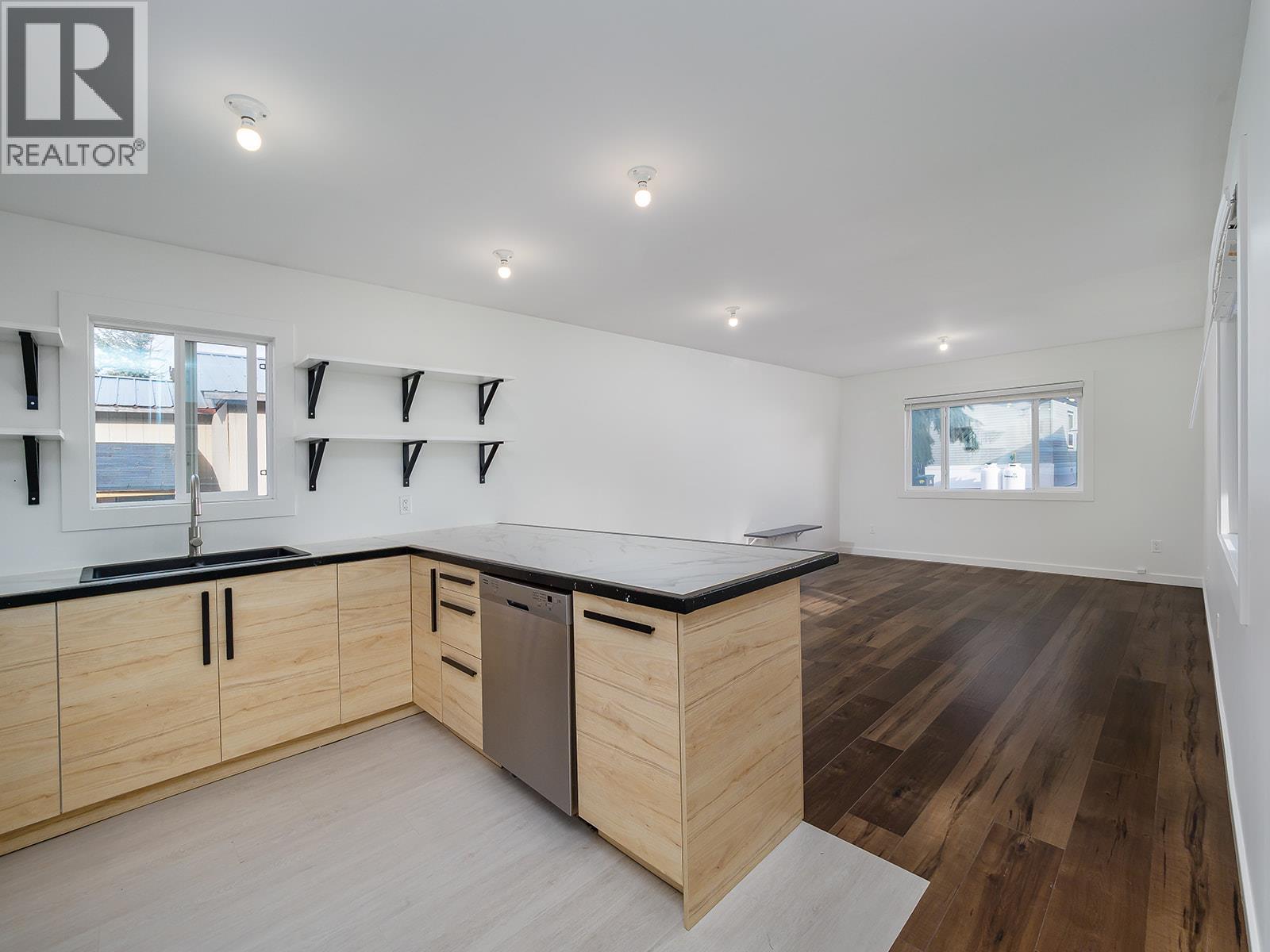 1117 10th Avenue N Unit# 9, Golden, British Columbia  V0A 1H3 - Photo 4 - 10369541