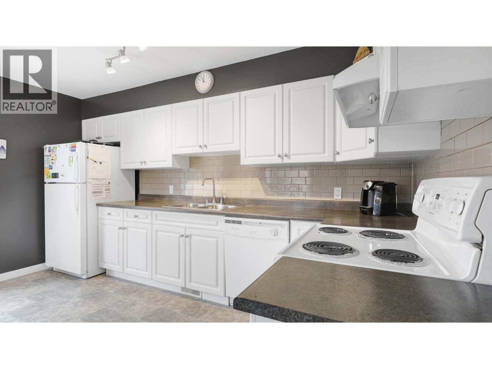 200 Black Forest Trail Unit# 501, Invermere, British Columbia  V0A 1K2 - Photo 2 - 10369881