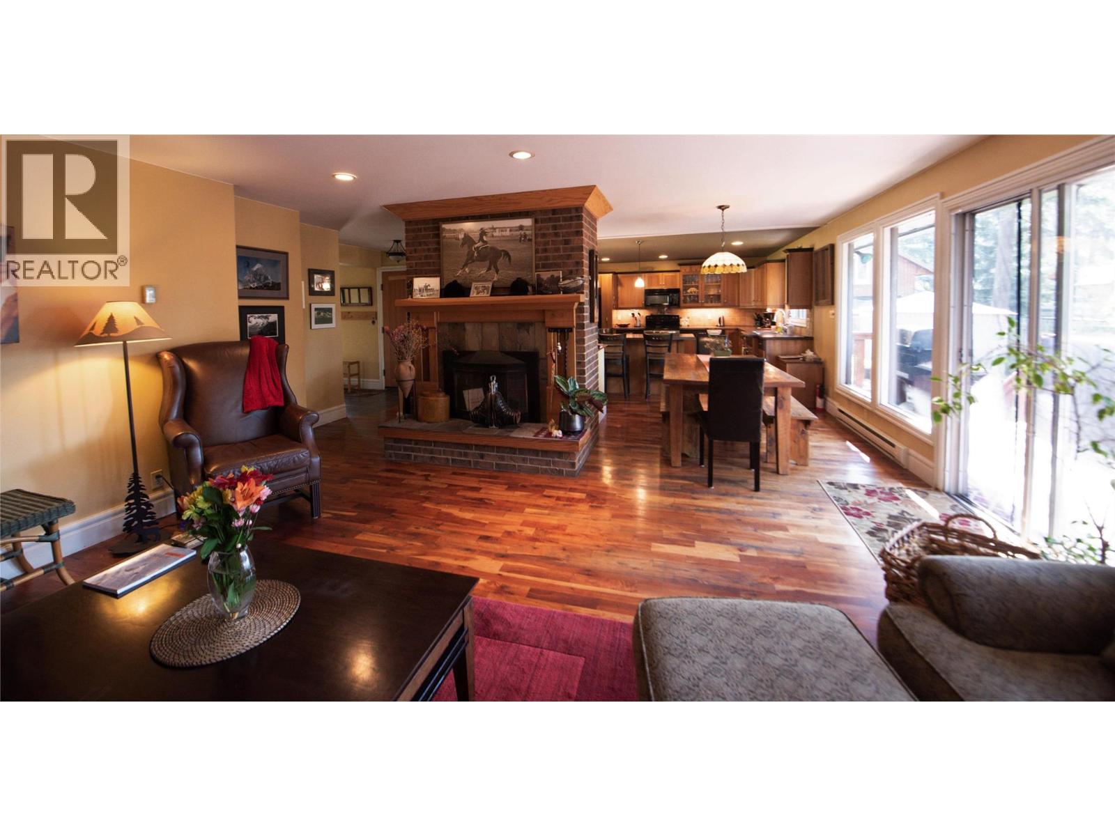 1306 Selkirk Drive, Golden, British Columbia  V0A 1H6 - Photo 5 - 10370134