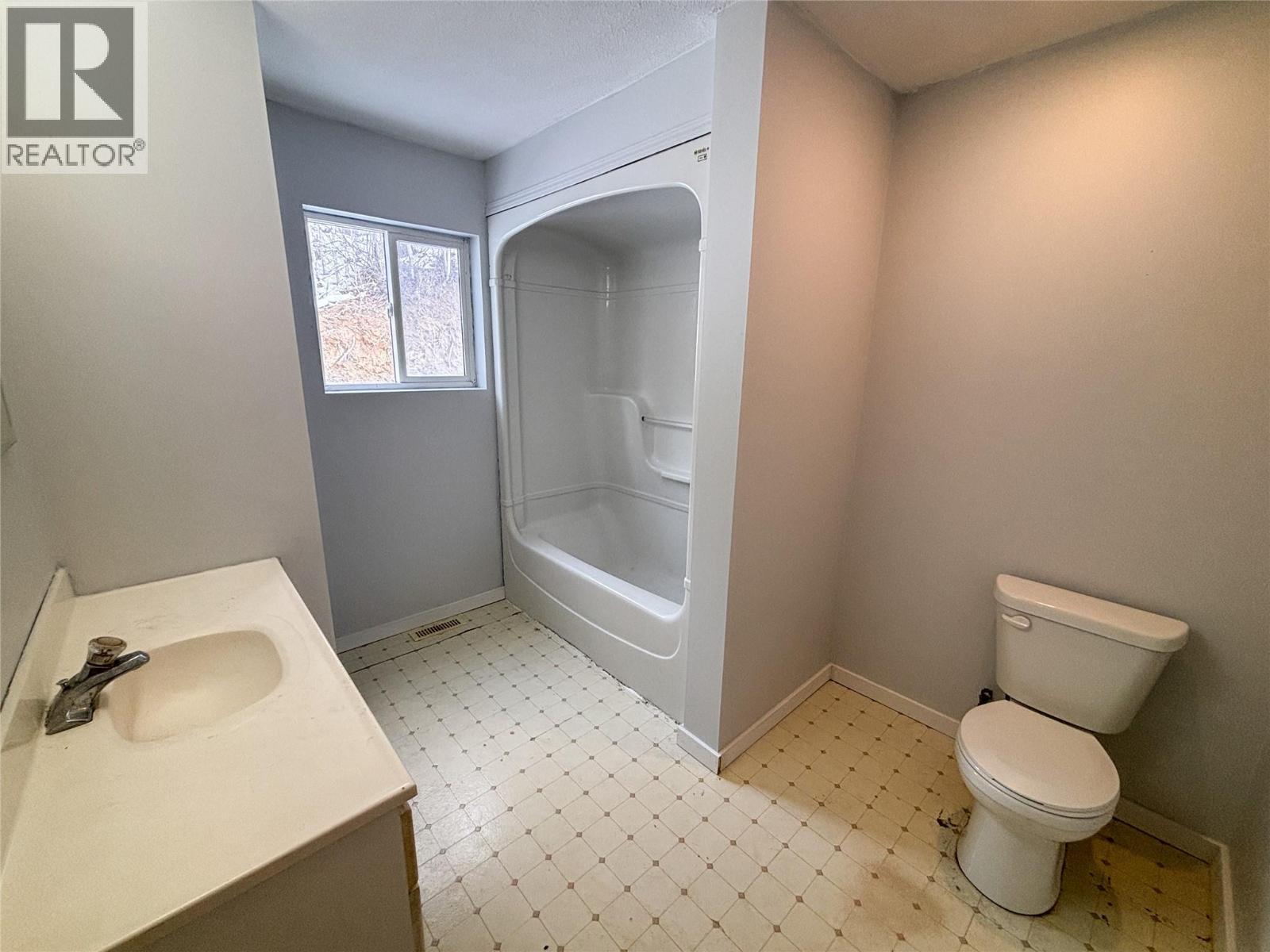 2866 95 Highway, Brisco, British Columbia  V0A 1B0 - Photo 25 - 10370283