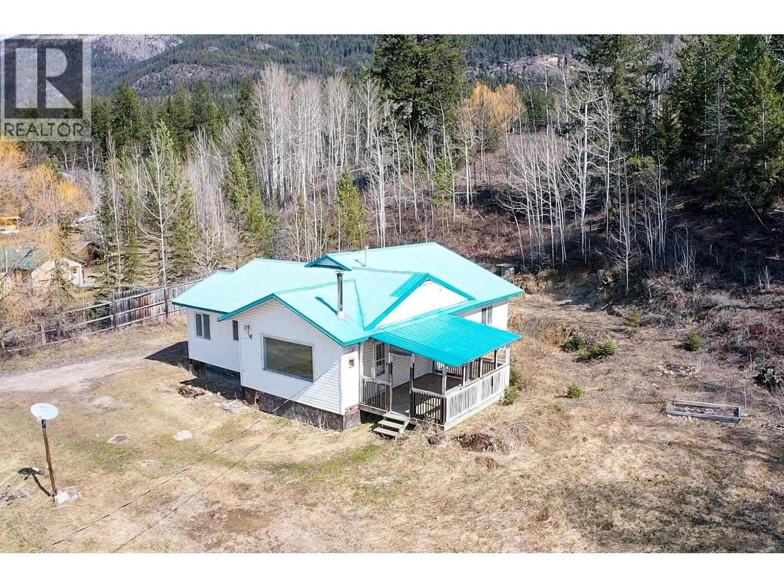 2866 95 Highway, Brisco, British Columbia  V0A 1B0 - Photo 38 - 10370283