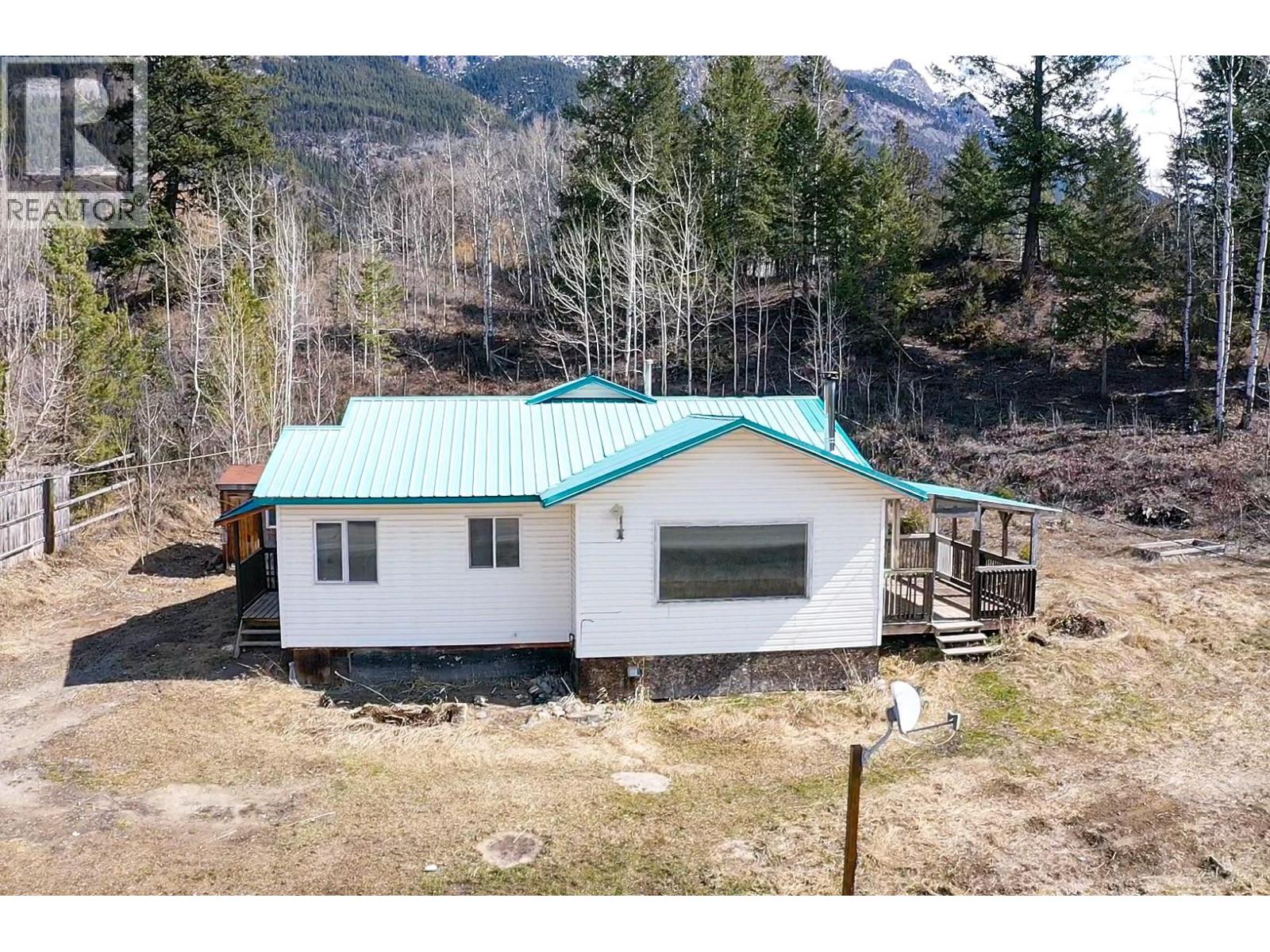 2866 95 Highway, Brisco, British Columbia  V0A 1B0 - Photo 40 - 10370283