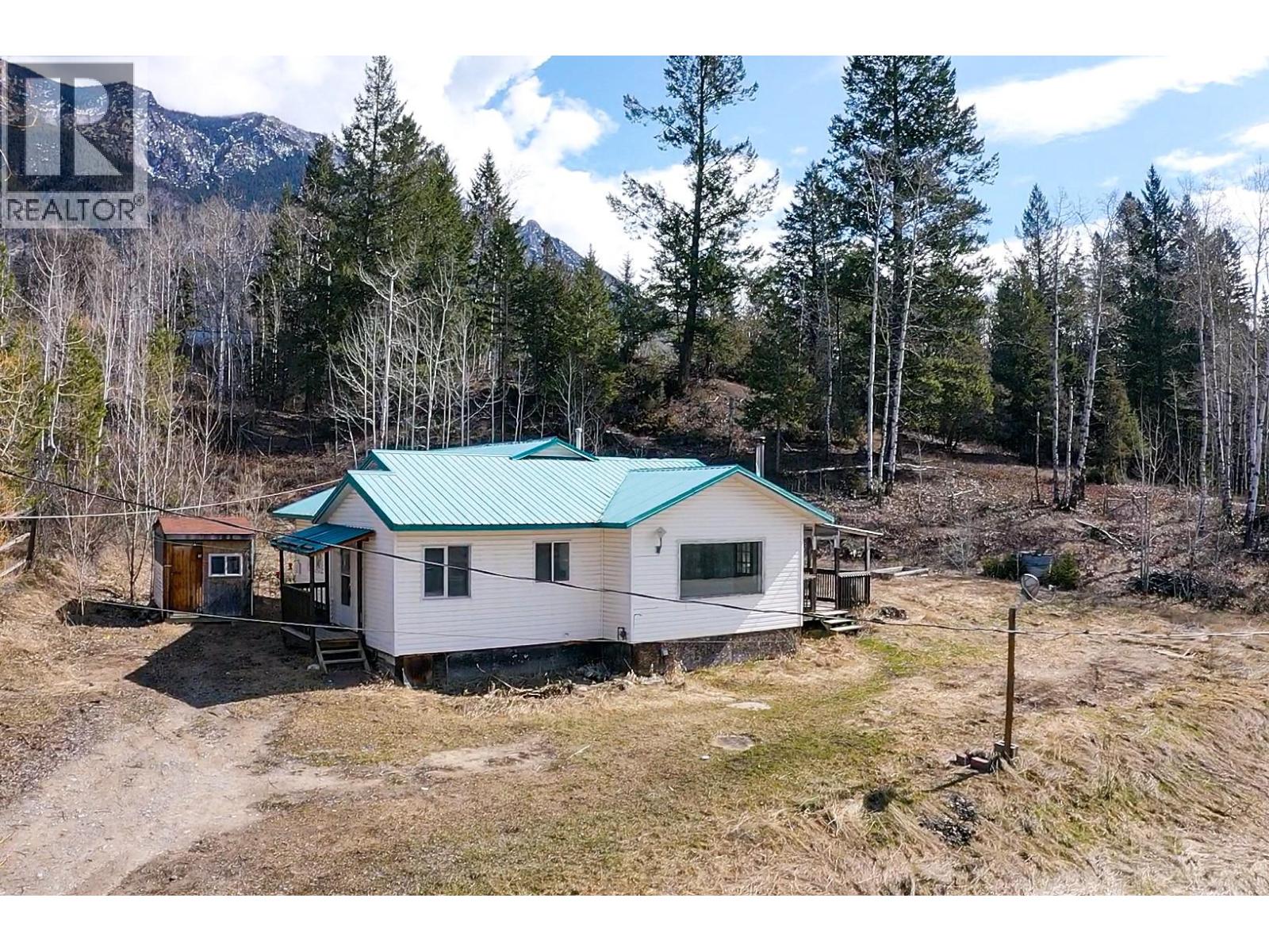 2866 95 Highway, Brisco, British Columbia  V0A 1B0 - Photo 41 - 10370283