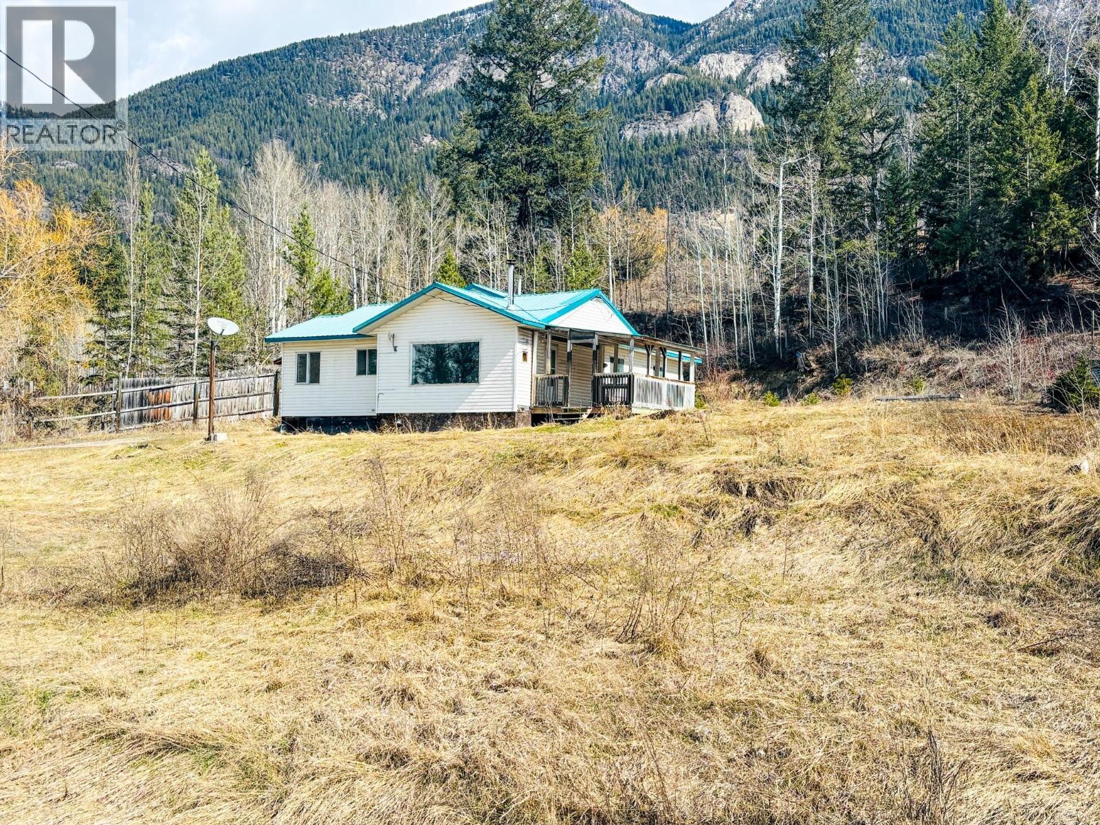 2866 95 Highway, Brisco, British Columbia  V0A 1B0 - Photo 43 - 10370283