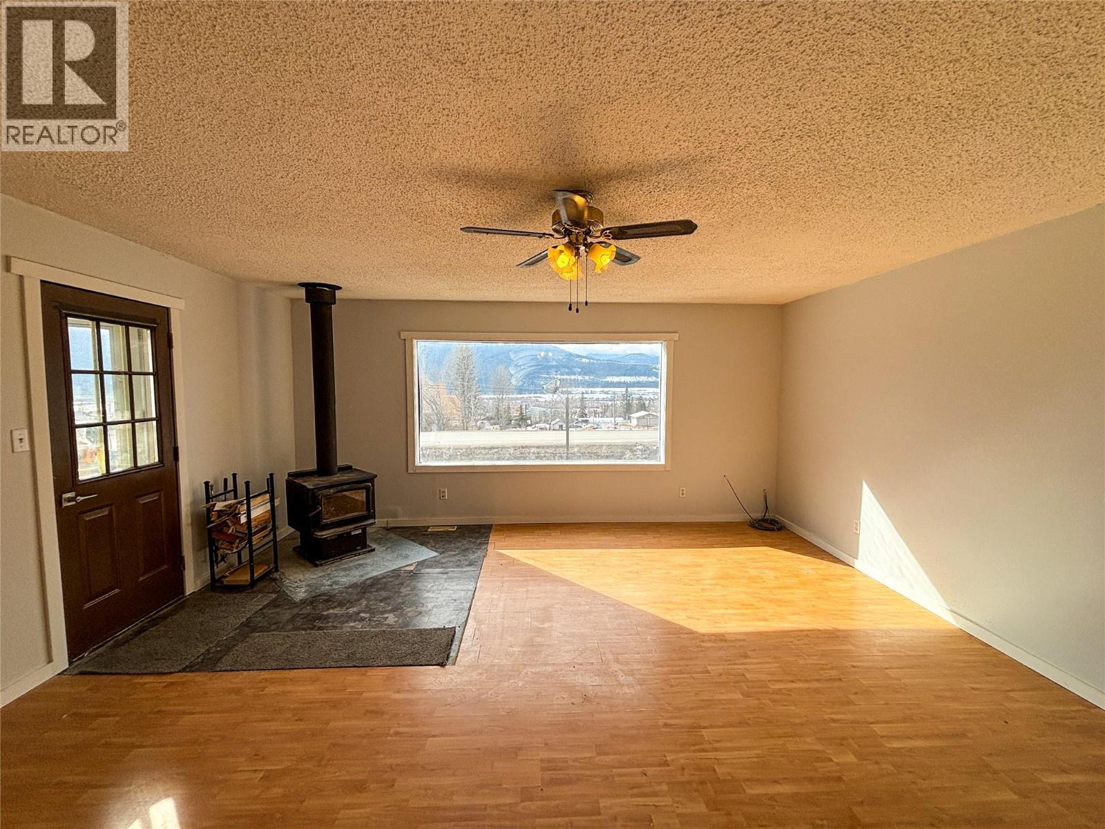 2866 95 Highway, Brisco, British Columbia  V0A 1B0 - Photo 6 - 10370283